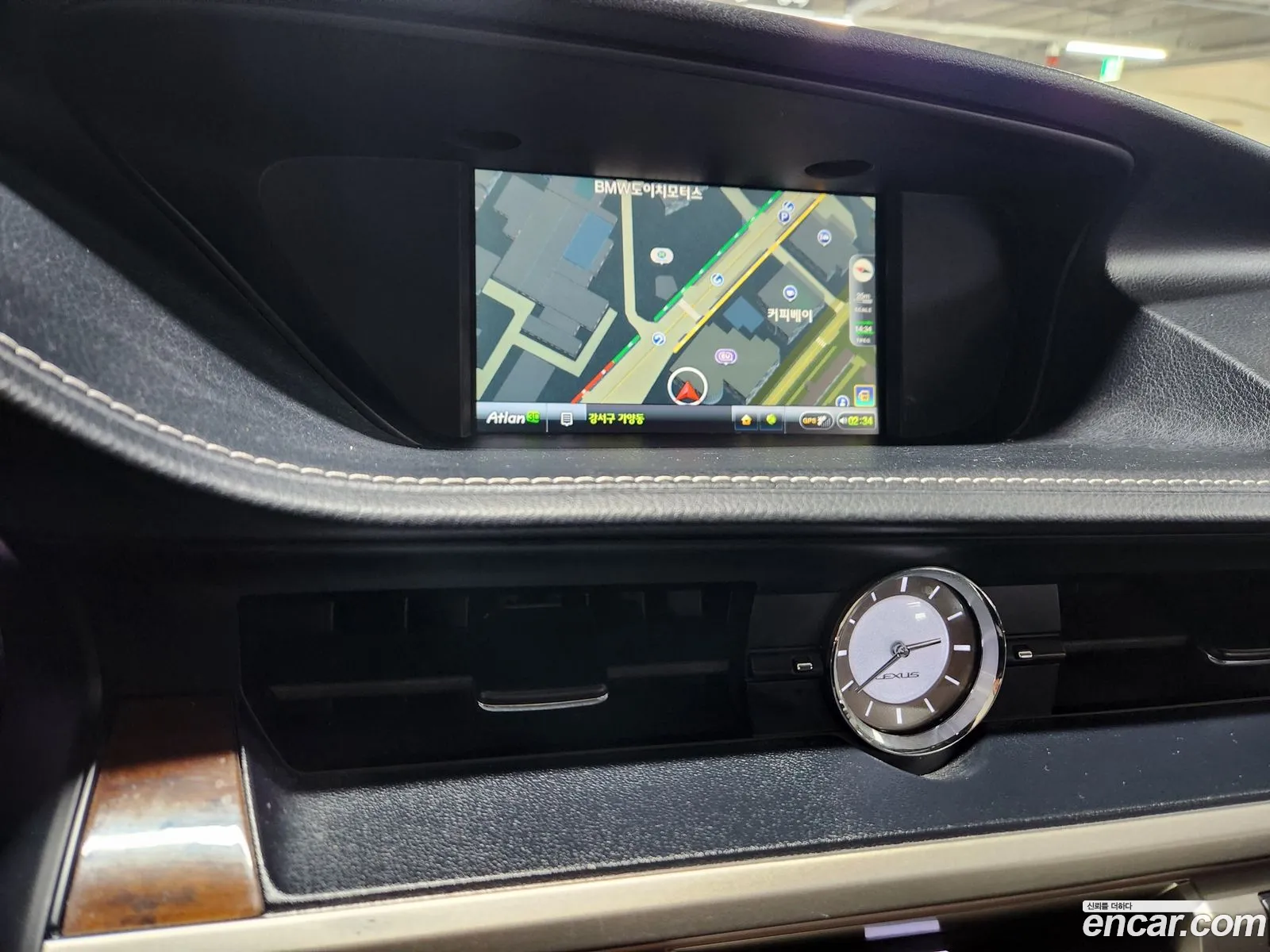 Lexus ES300h 2014 — 11