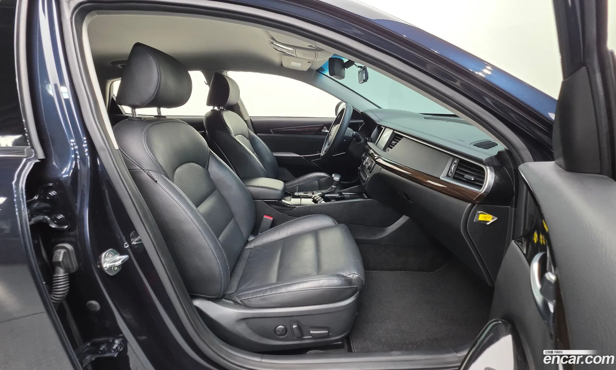Kia K7 2019 — 16