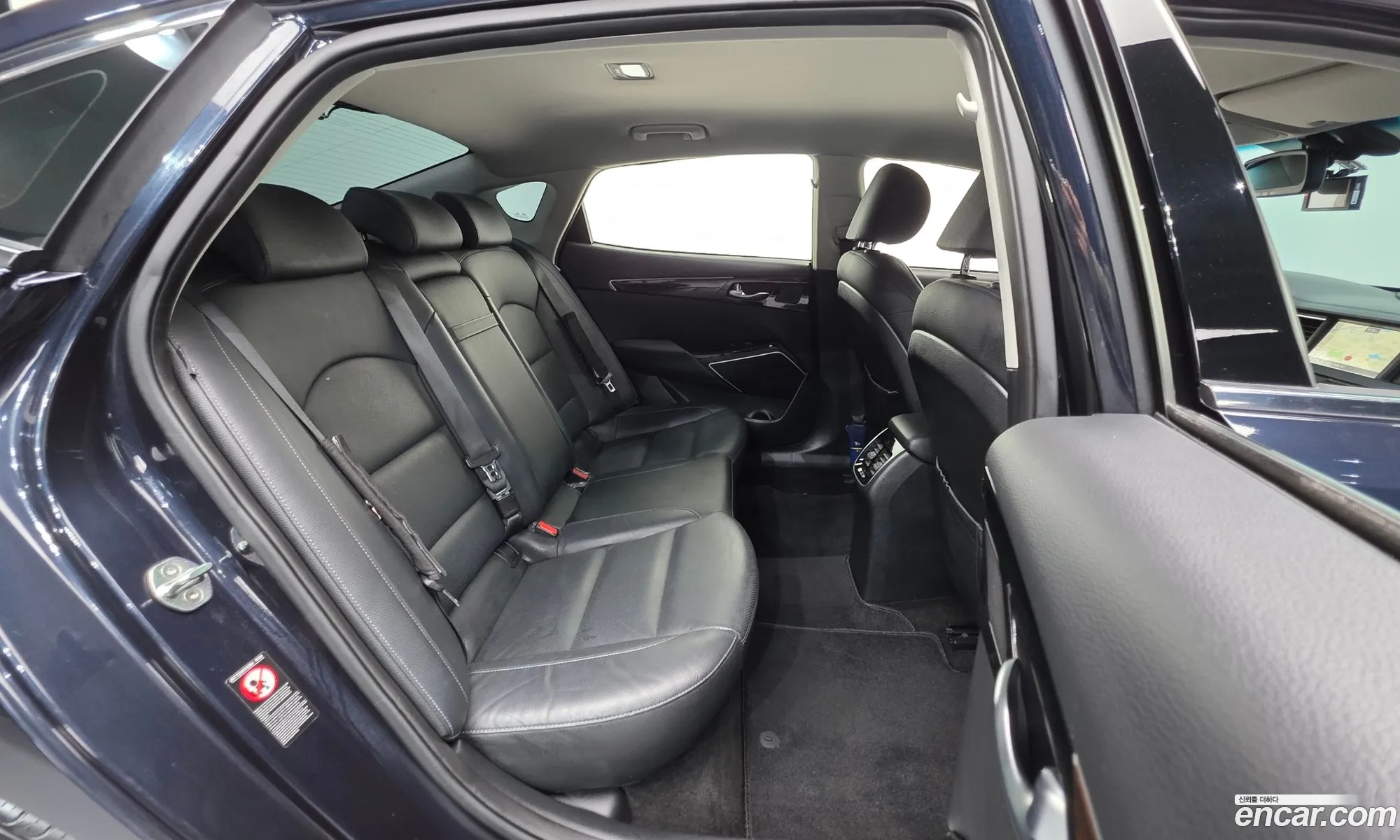 Kia K7 2019 — 17