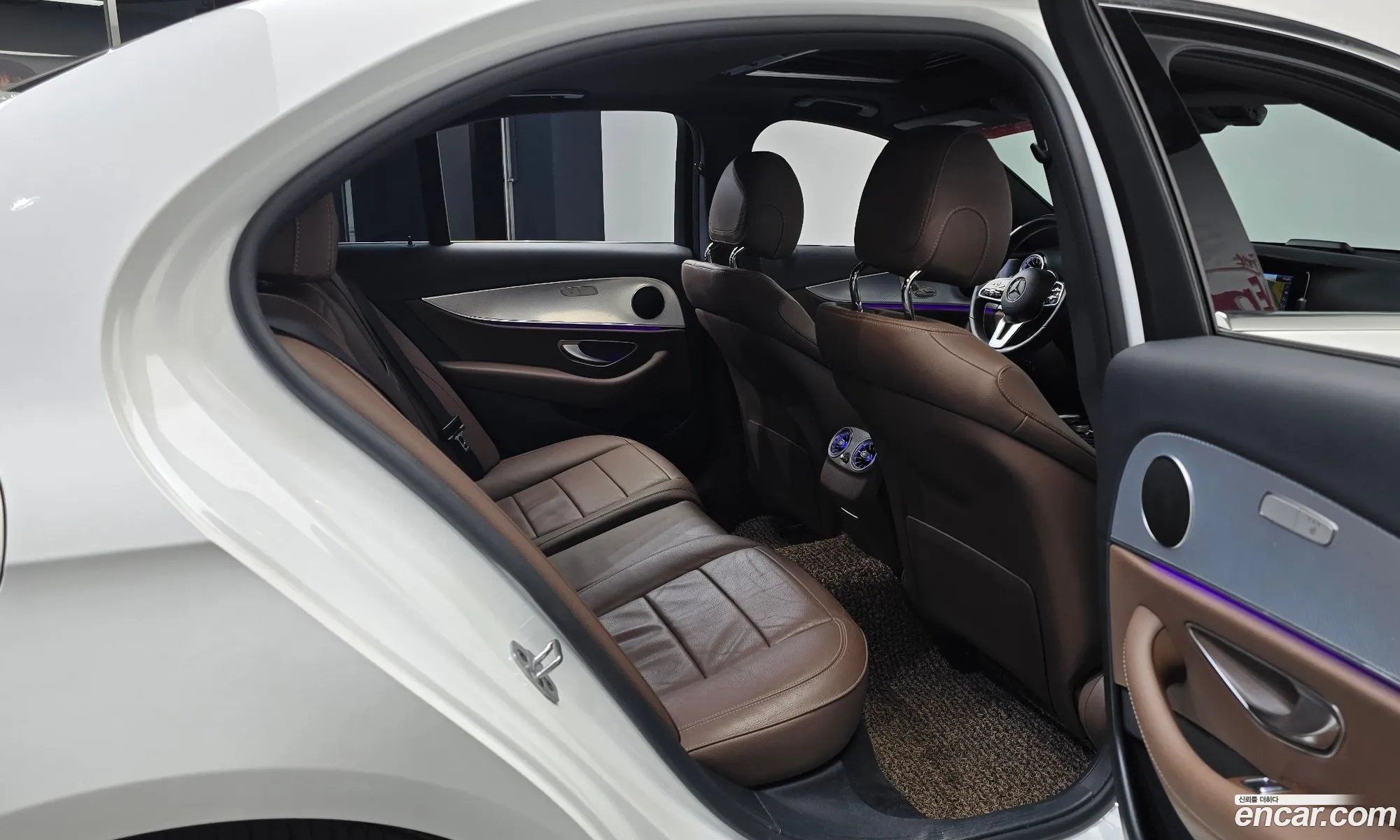 Mercedes-Benz E-Class W213 2019 WDDZF4FB1LA701625 — 3