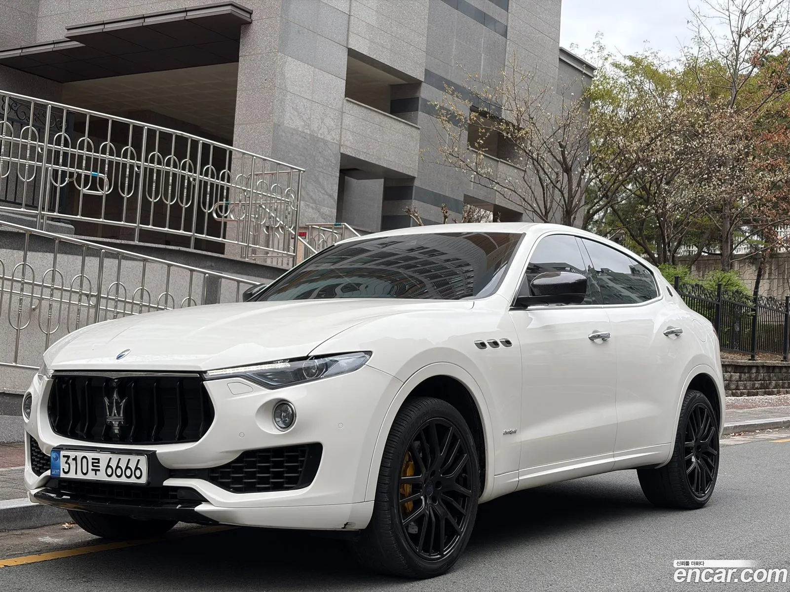 Maserati Levante 2018 — 18