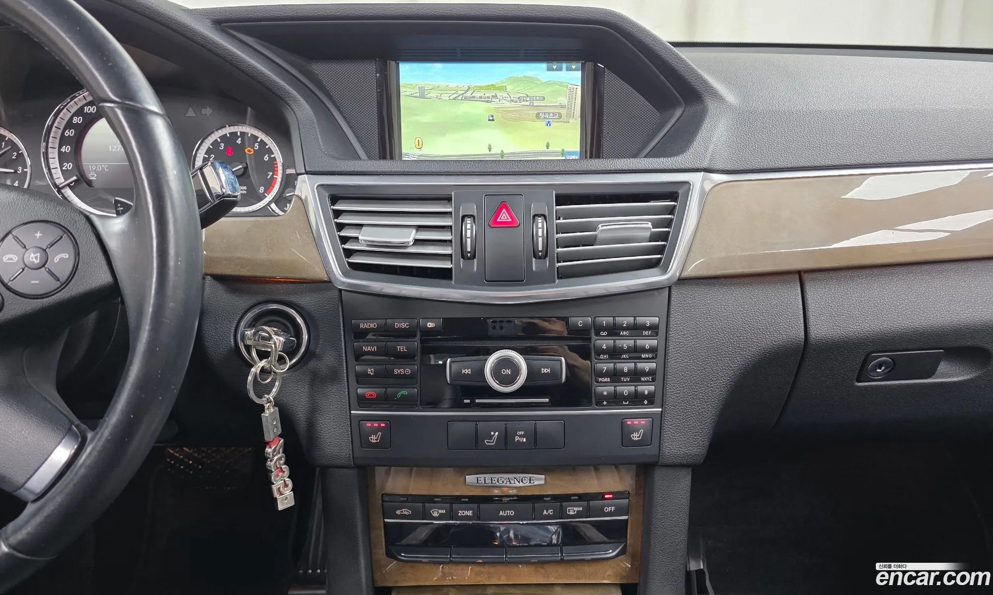 Mercedes-Benz E-Class W212 2010 WDDHF5DB8BA313844 — 6