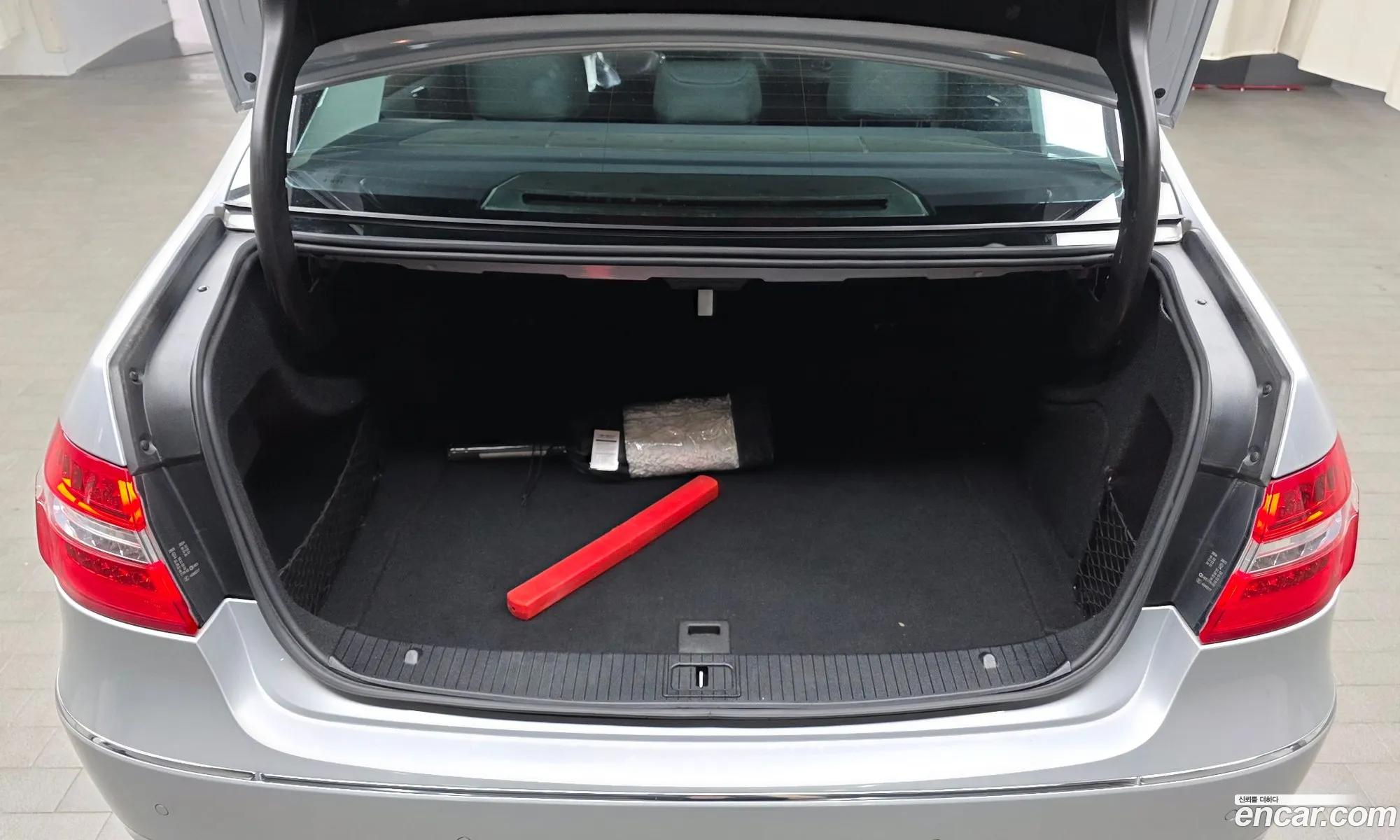 Mercedes-Benz E-Class W212 2010 WDDHF5DB8BA313844 — 11