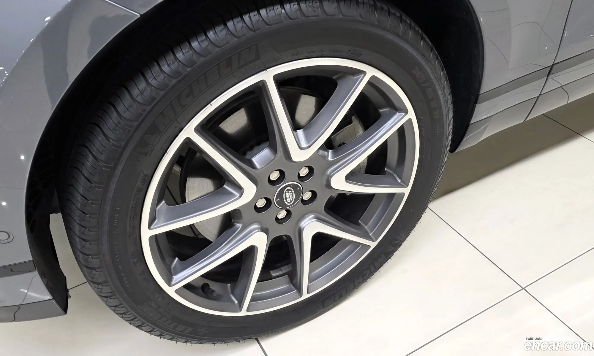 Land Rover Range Rover Velar 2024 — 10