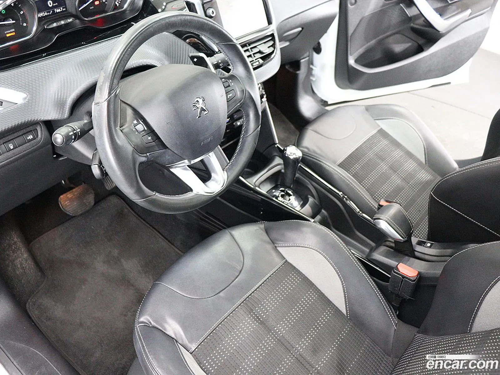Peugeot 2008 2015 — 19