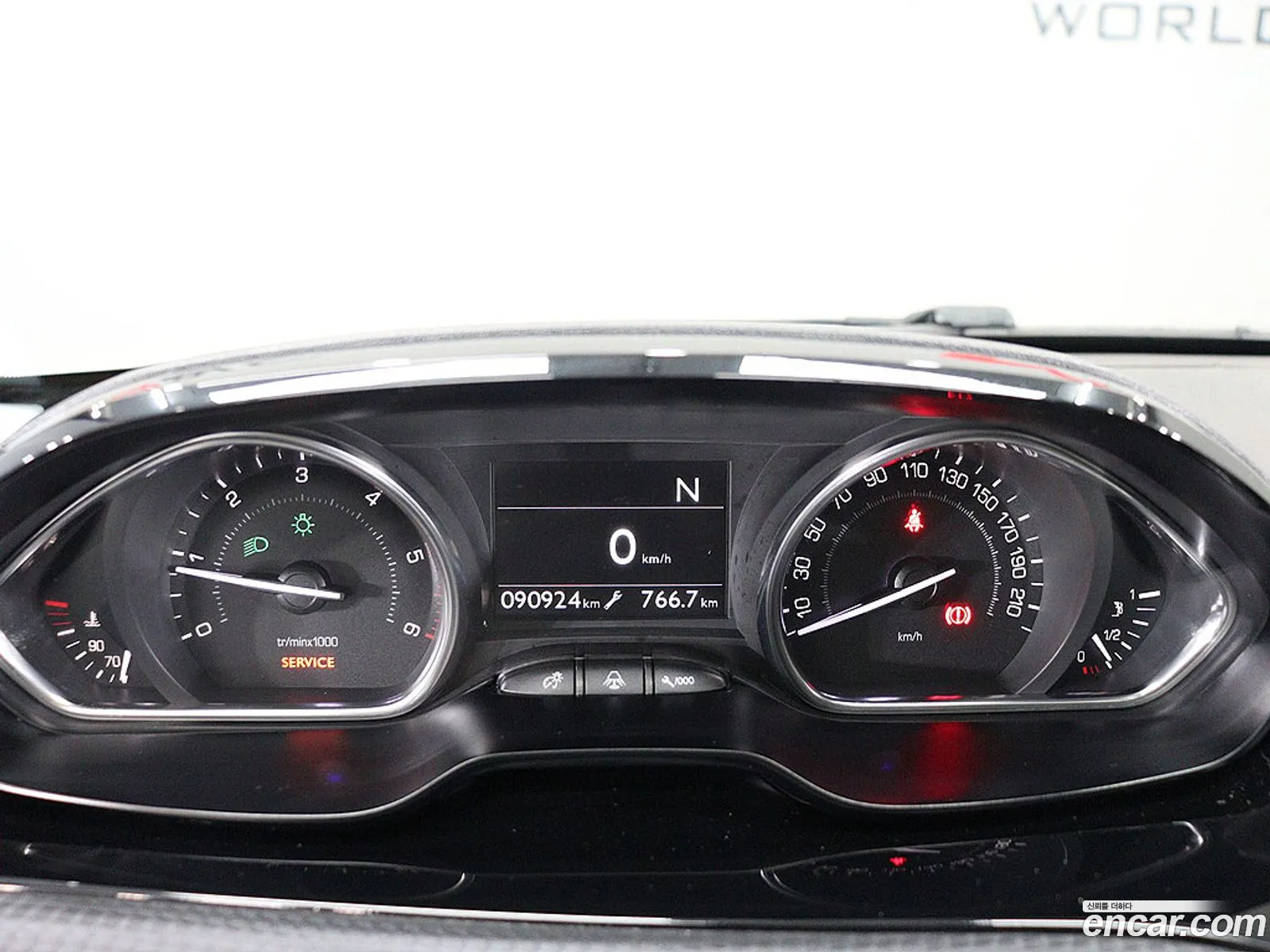 Peugeot 2008 2015 — 10