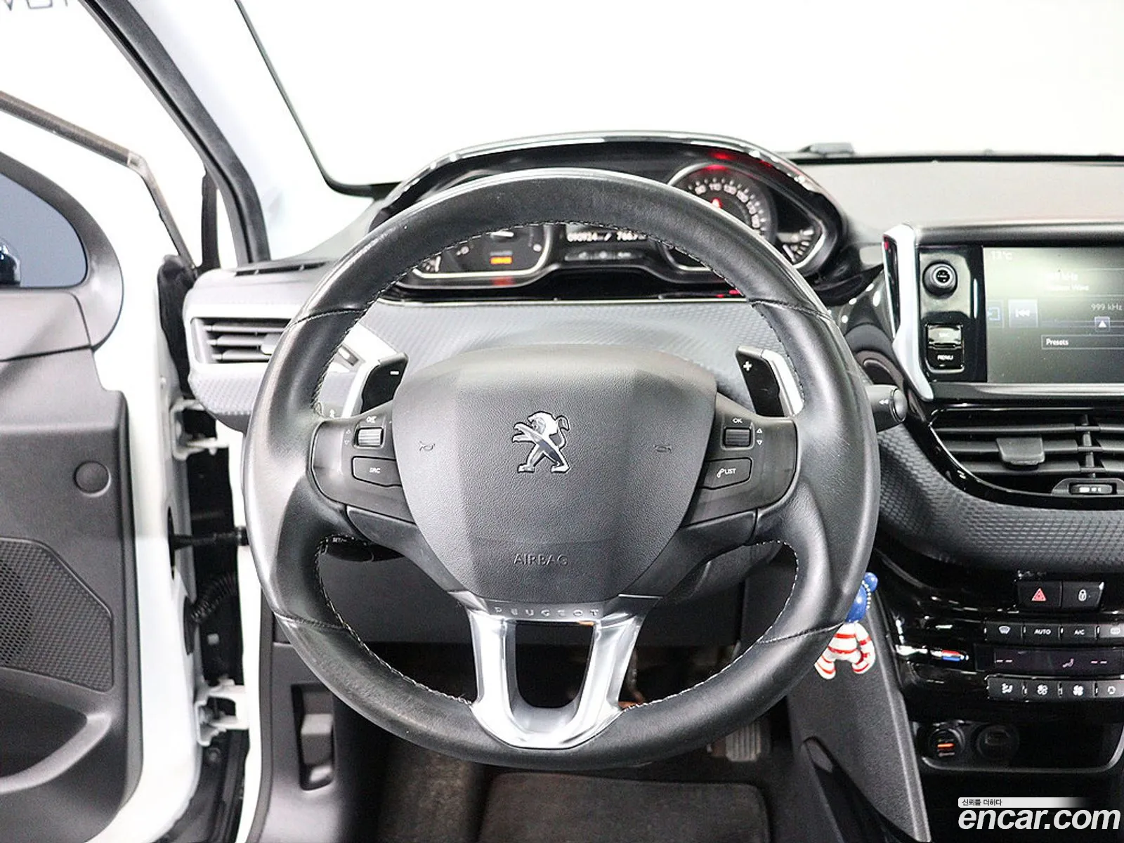 Peugeot 2008 2015 — 7