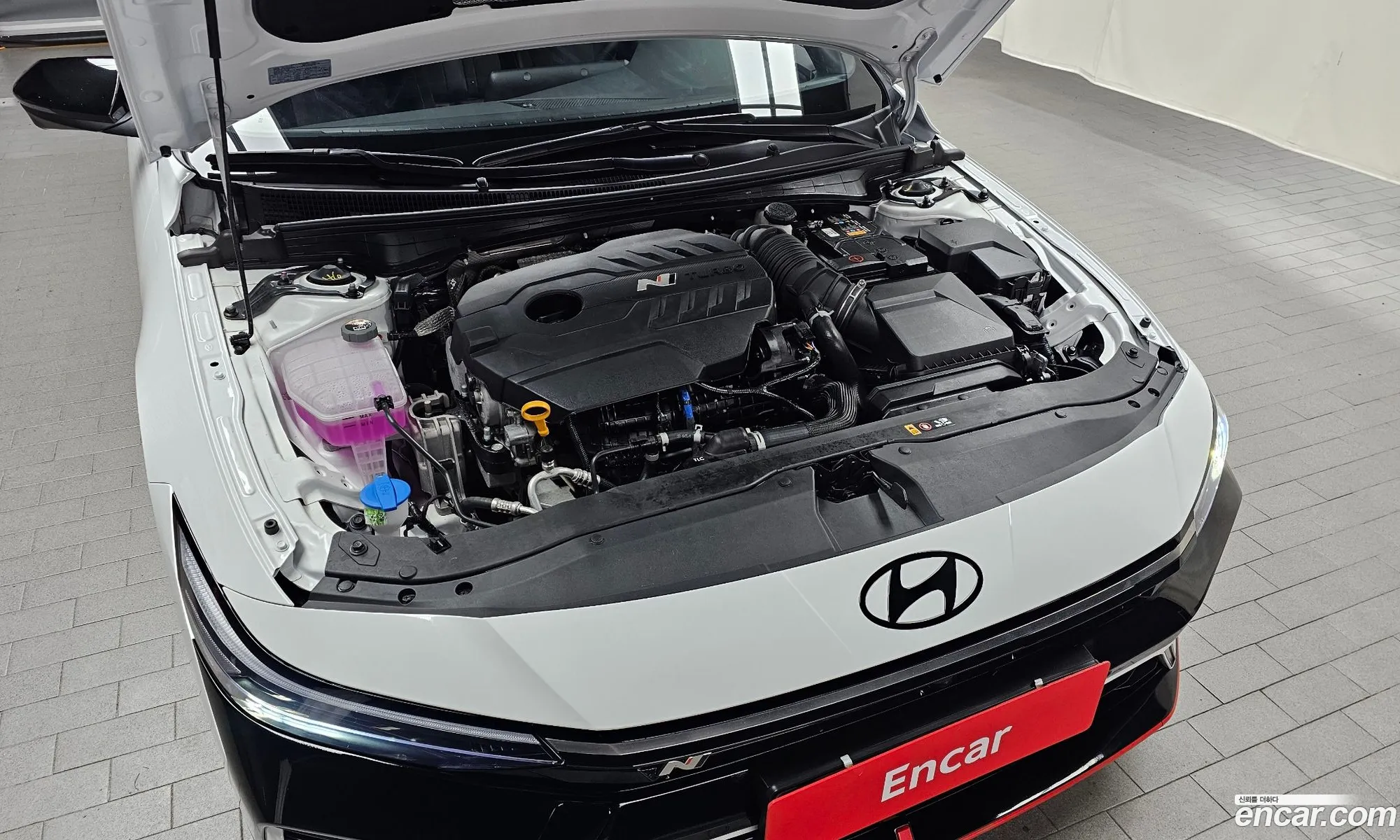 Hyundai Elantra 2025 — 4