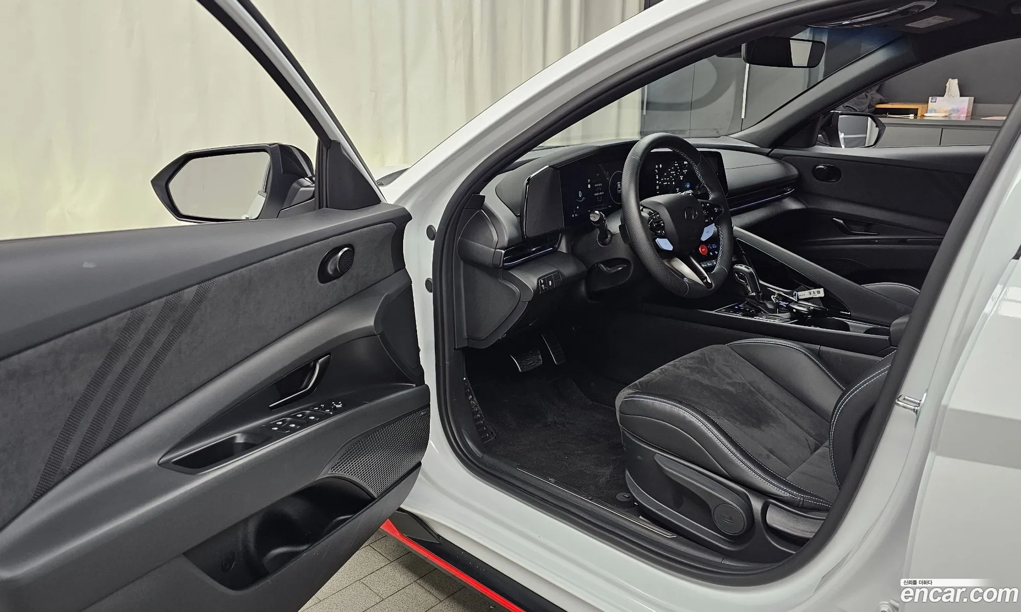 Hyundai Elantra 2025 — 3