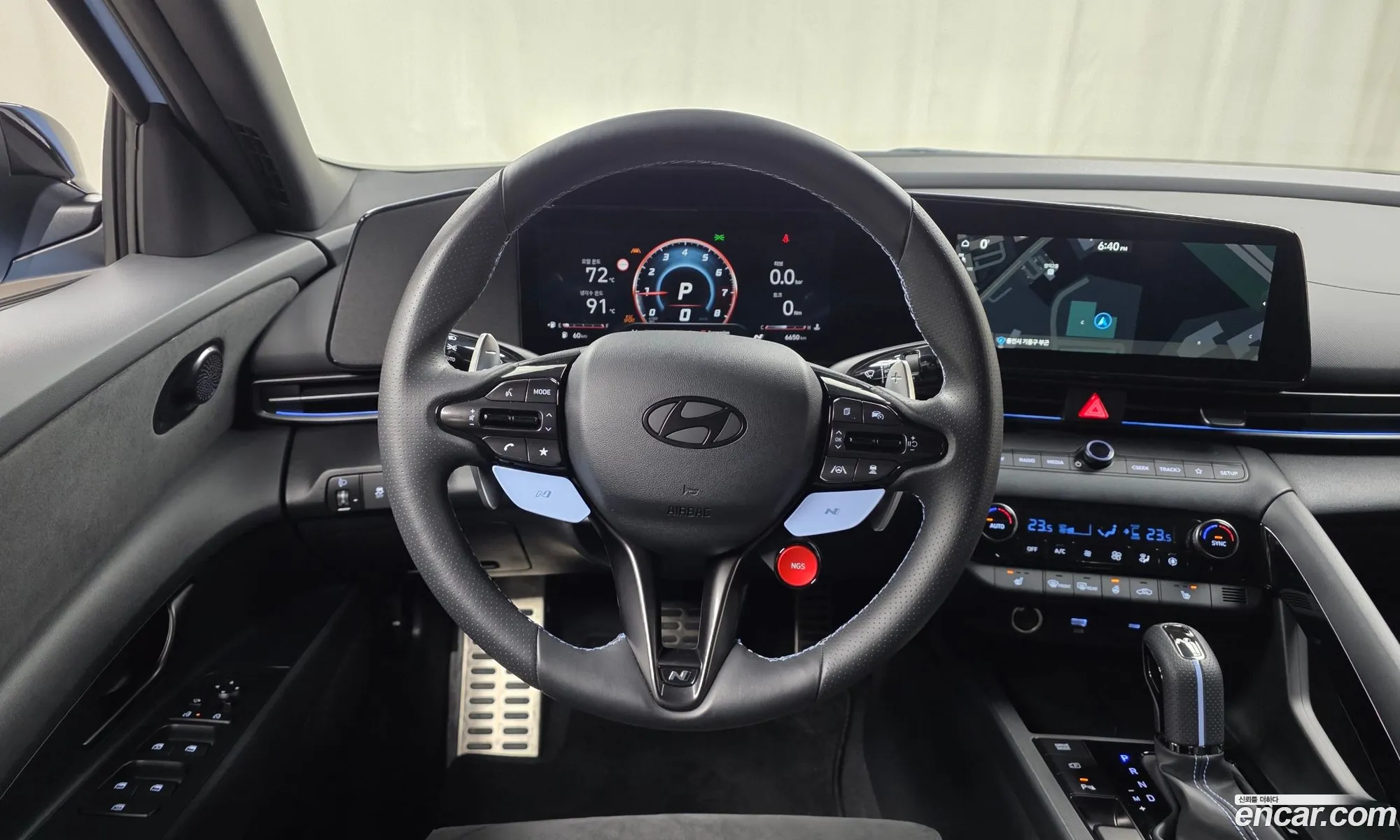 Hyundai Elantra 2025 — 16