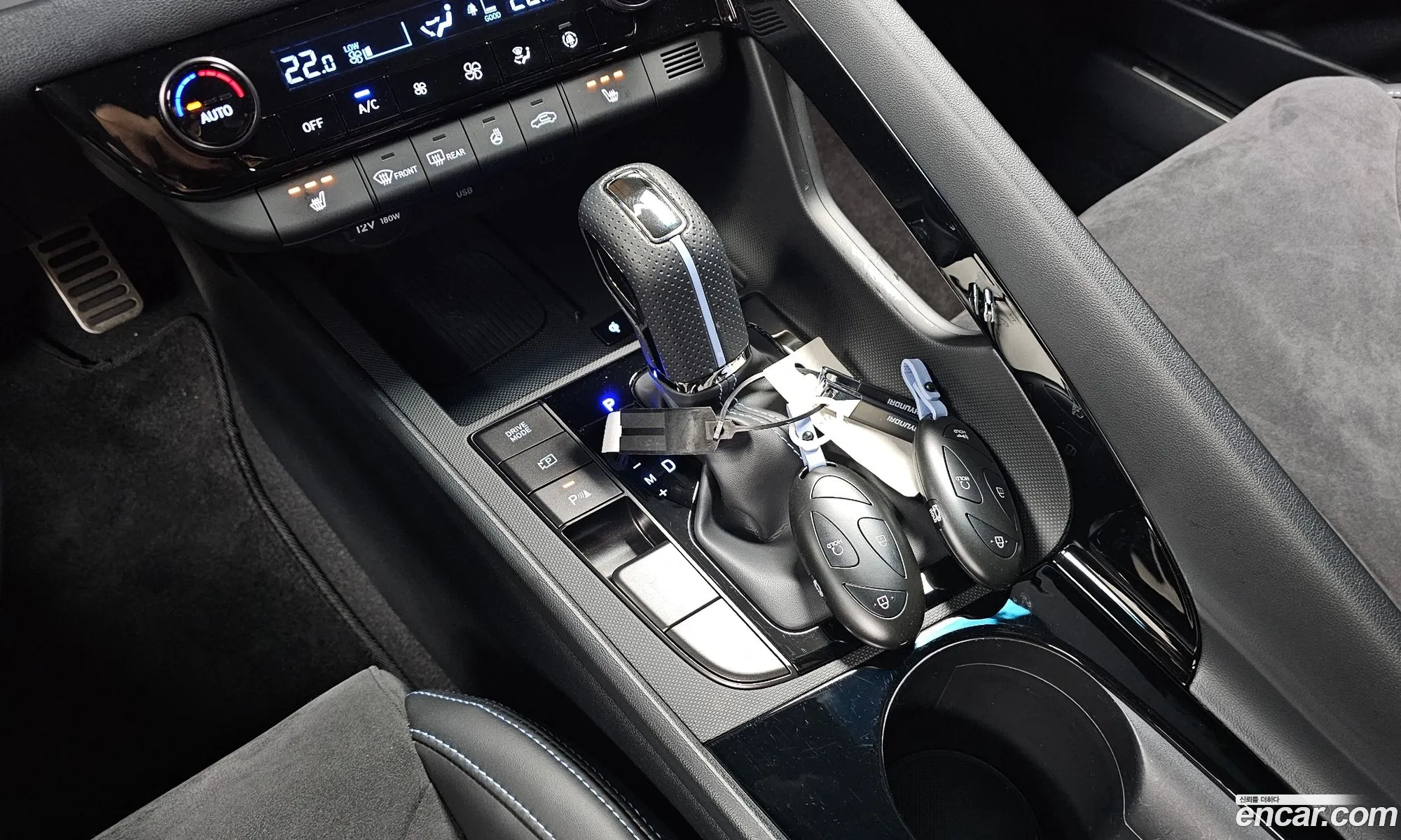 Hyundai Elantra 2025 — 2