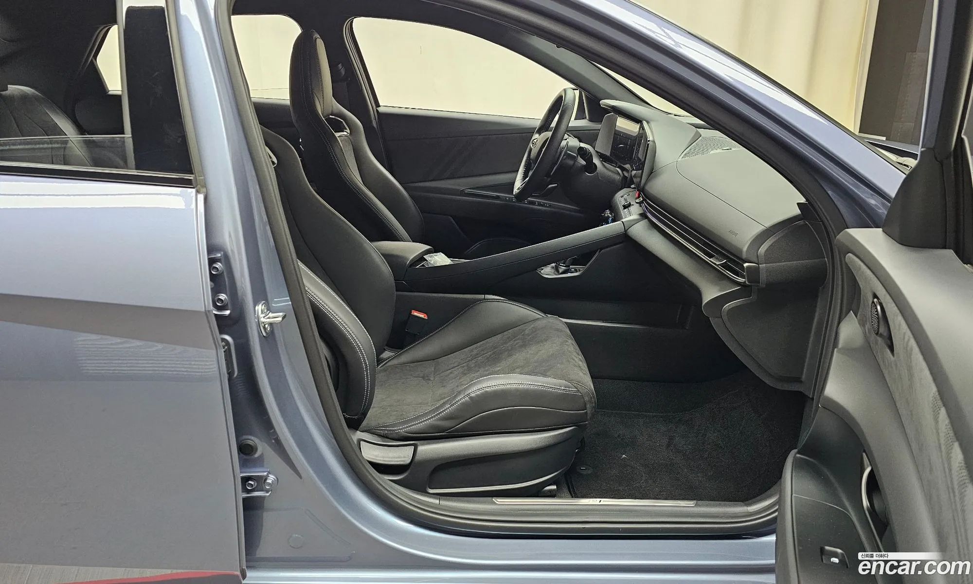 Hyundai Elantra 2025 — 13