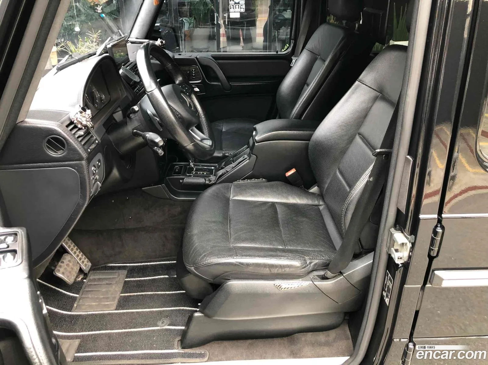 Mercedes-Benz G-Class W463 2012 — 14