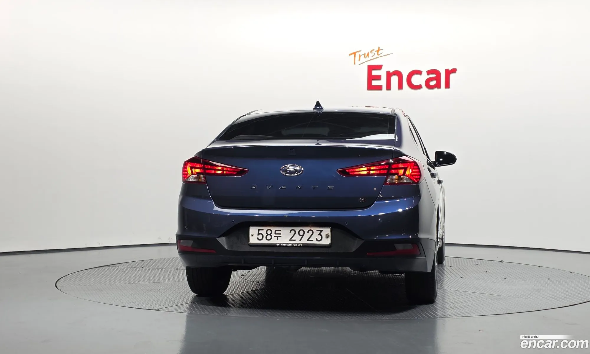 Hyundai Elantra AD 2018 — 18