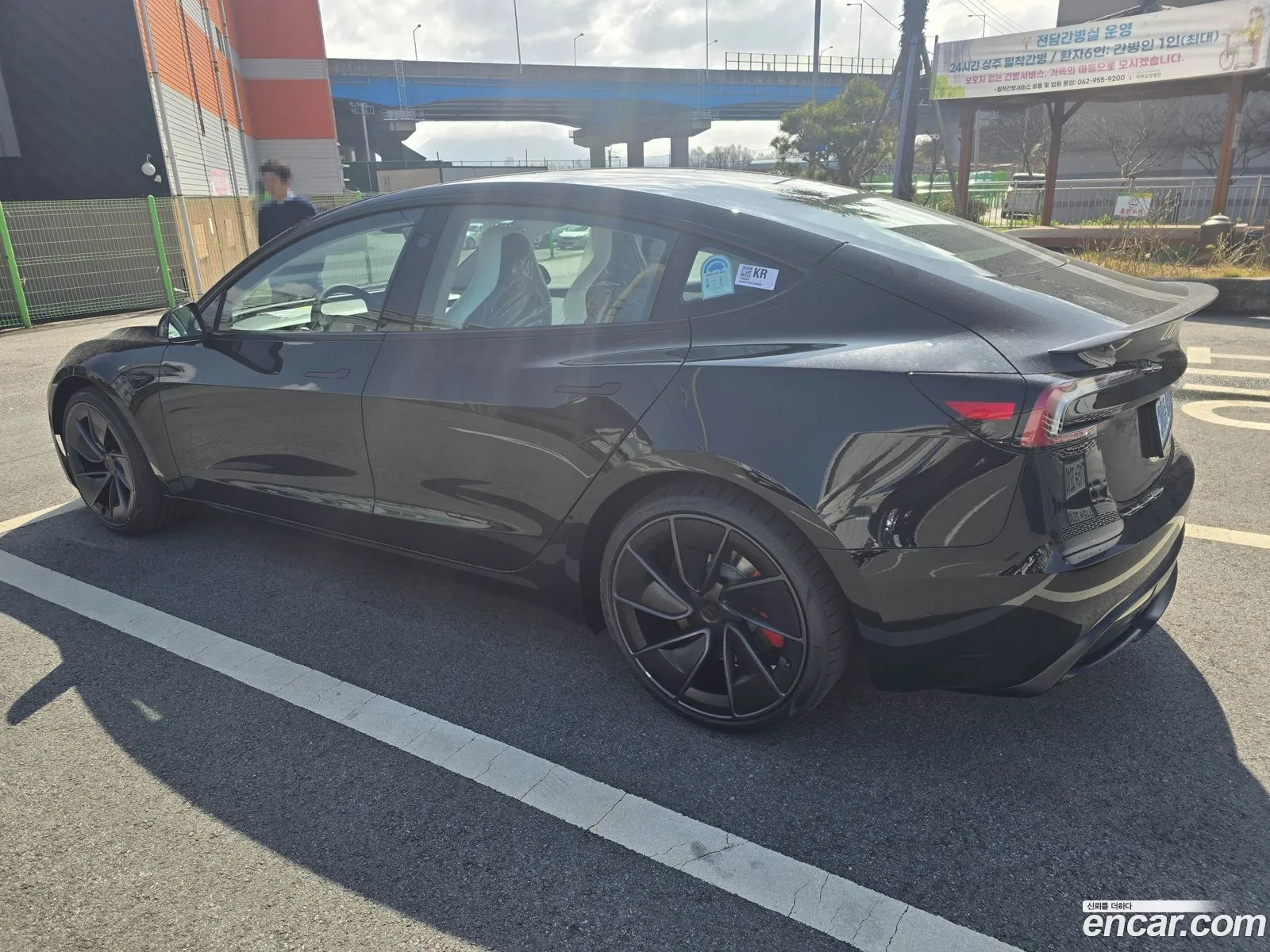 Tesla Model 3 2026 — 14