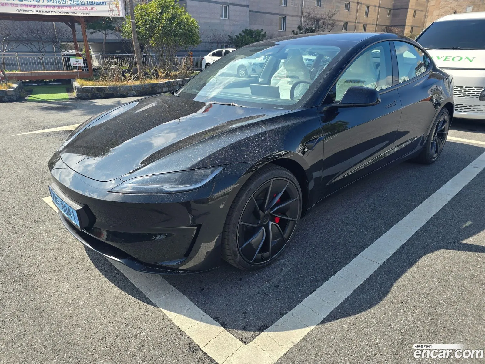 Tesla Model 3 2026 — 13