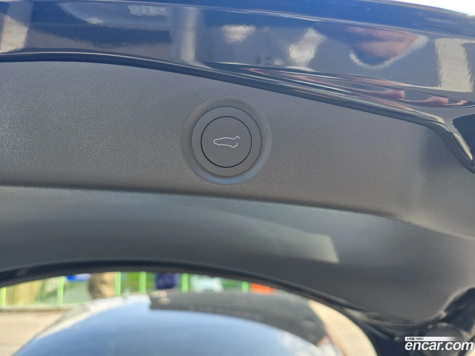 Tesla Model 3 2026 — 3