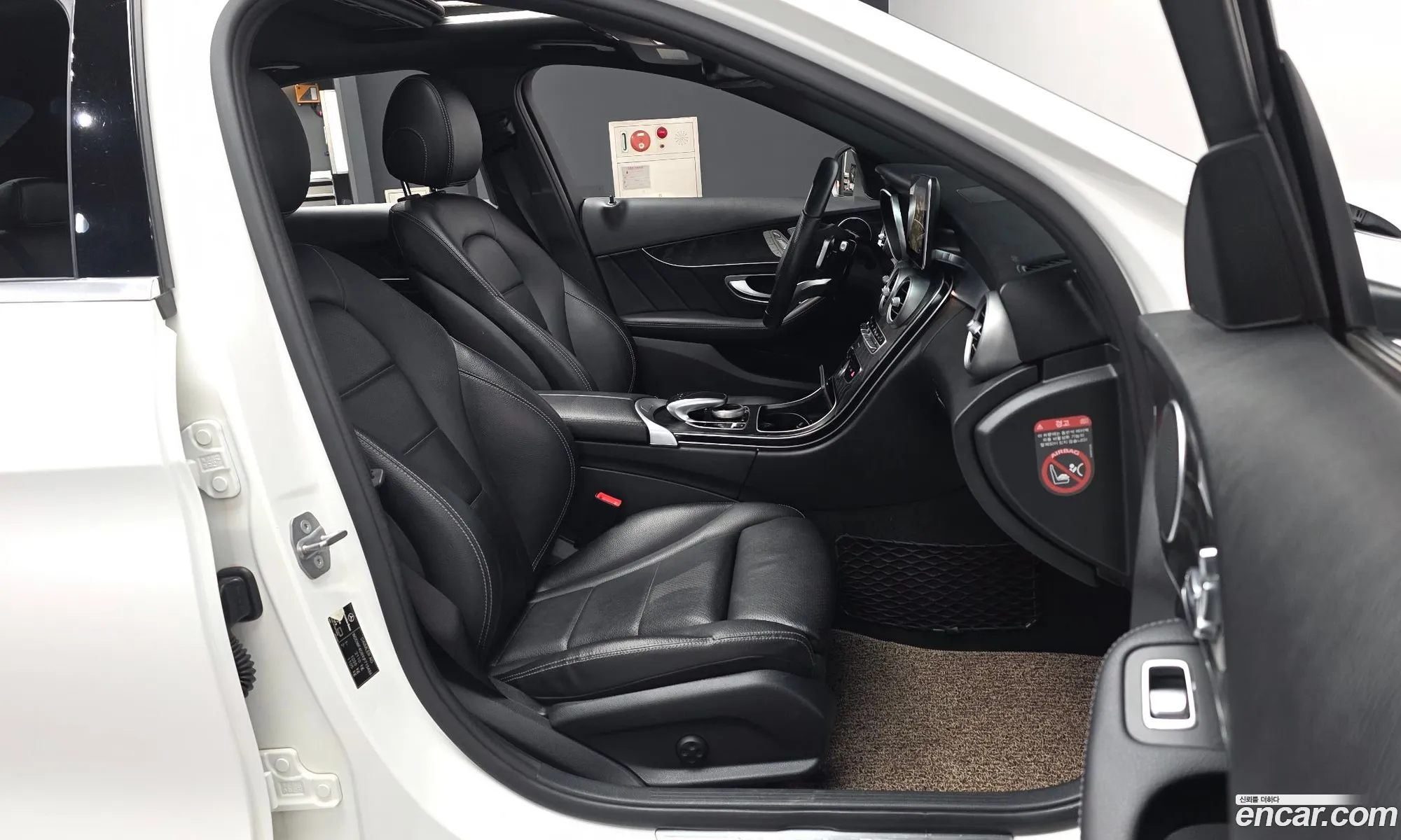 Mercedes-Benz C-Class W205 2018 — 16