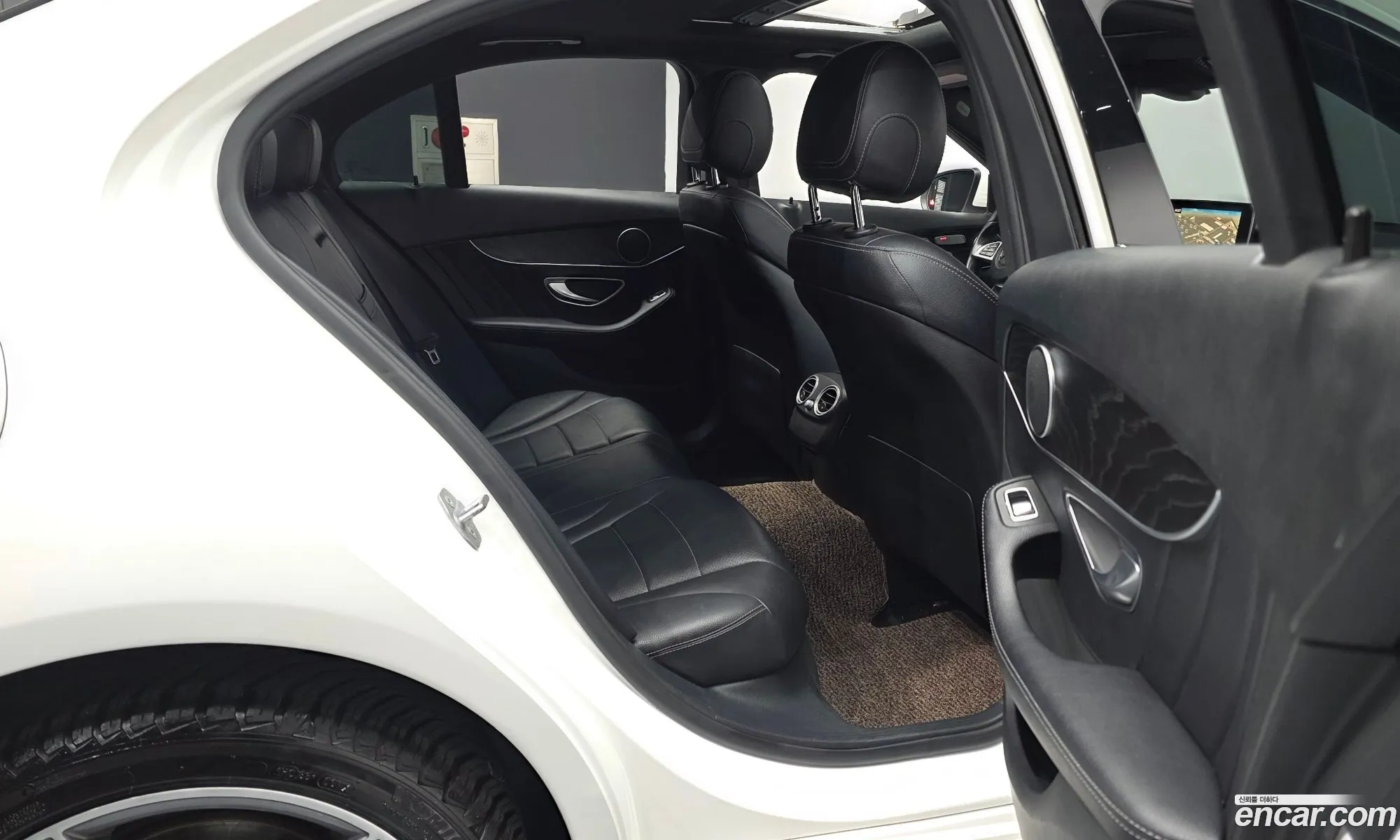 Mercedes-Benz C-Class W205 2018 — 19