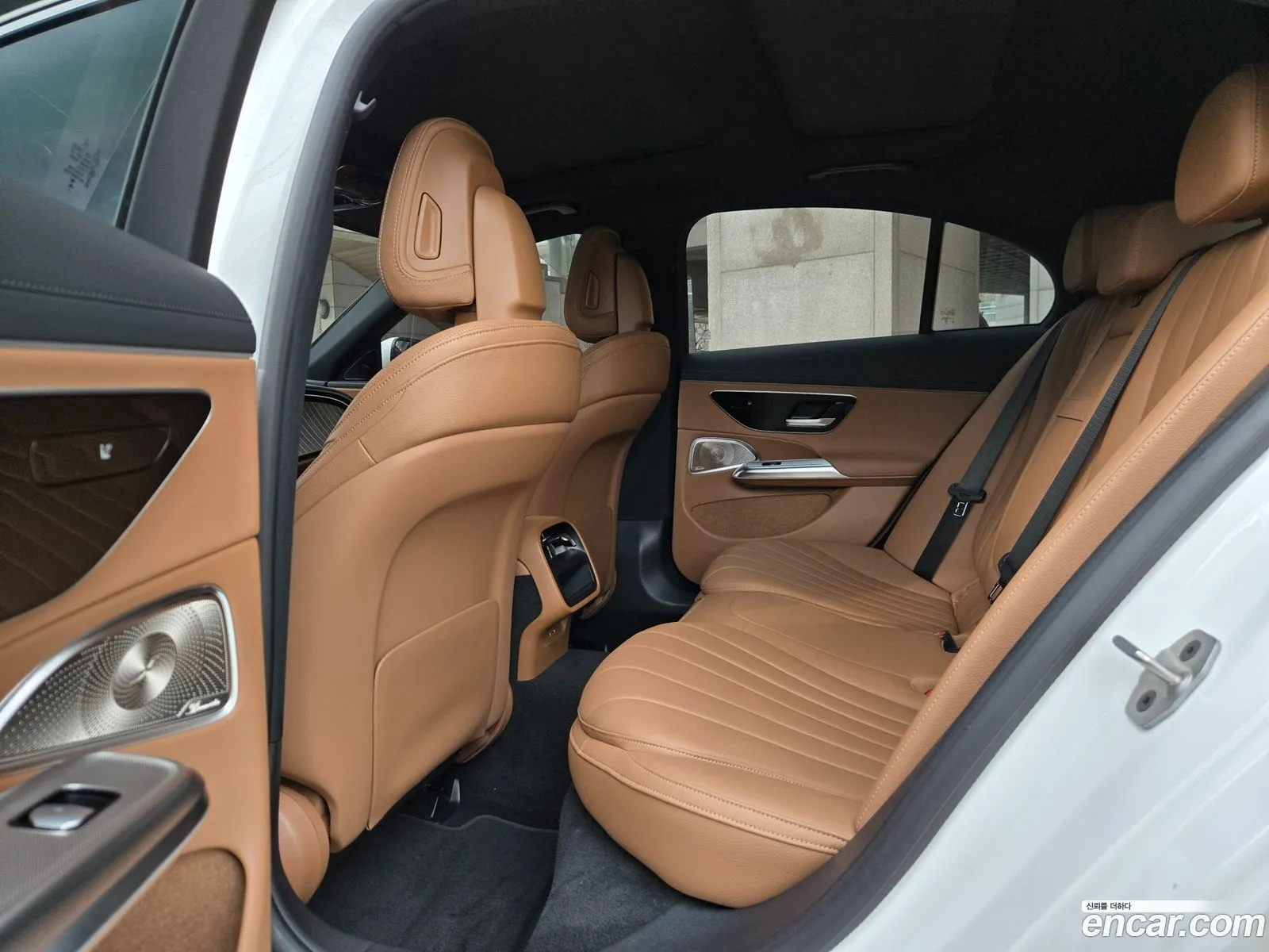 Mercedes-Benz E-Class W214 2024 — 11