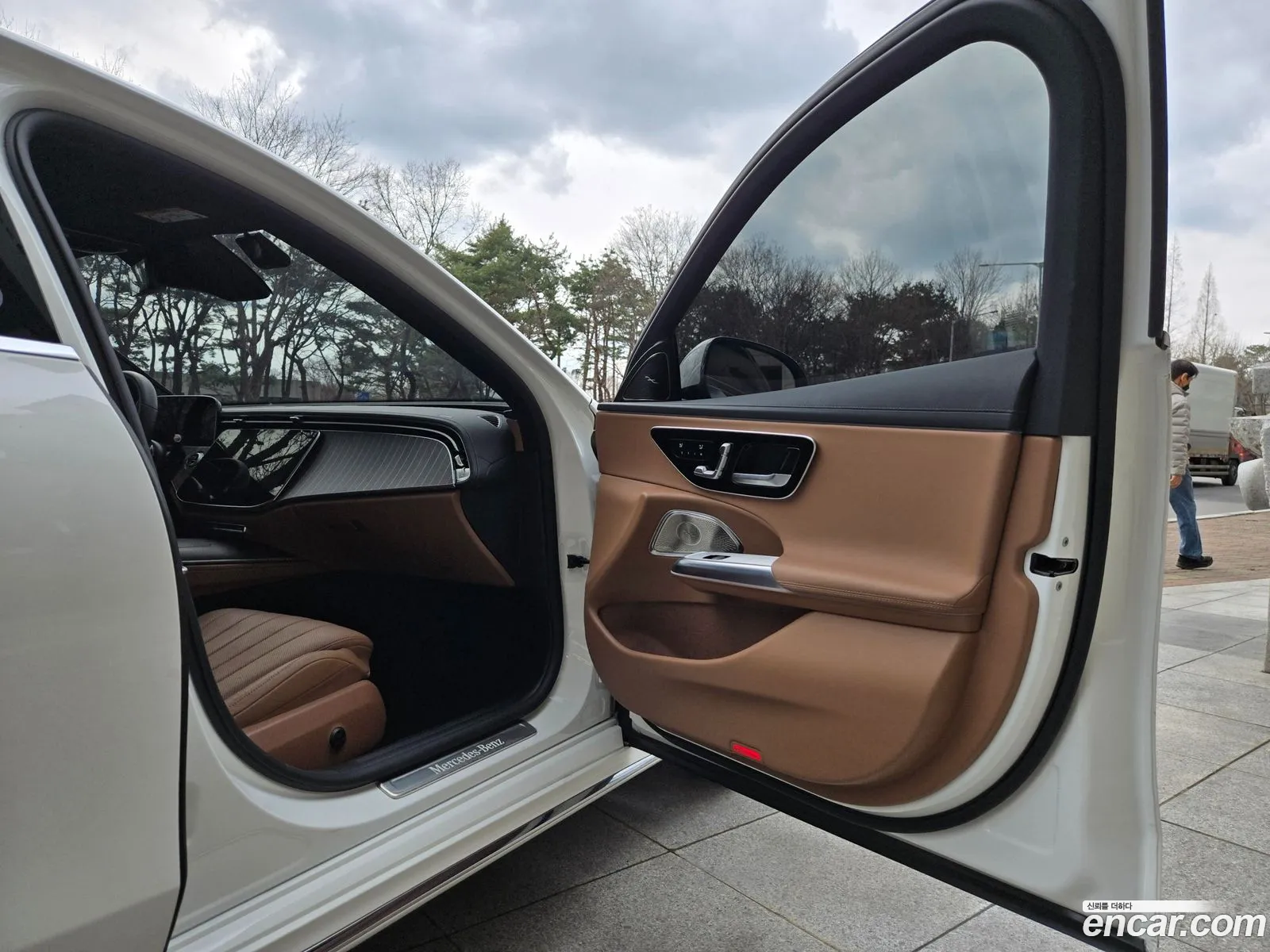 Mercedes-Benz E-Class W214 2024 — 17