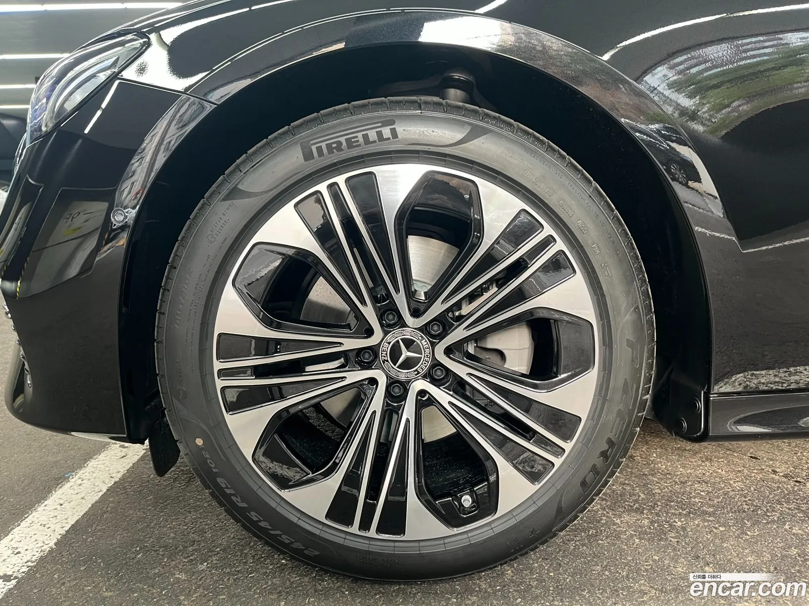 Mercedes-Benz E-Class W214 2026 — 10