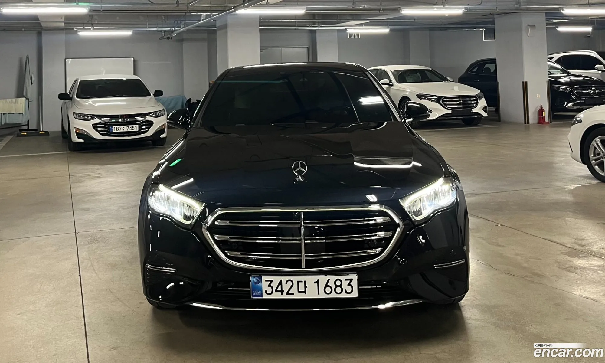 Mercedes-Benz E-Class W214 2026 — 14
