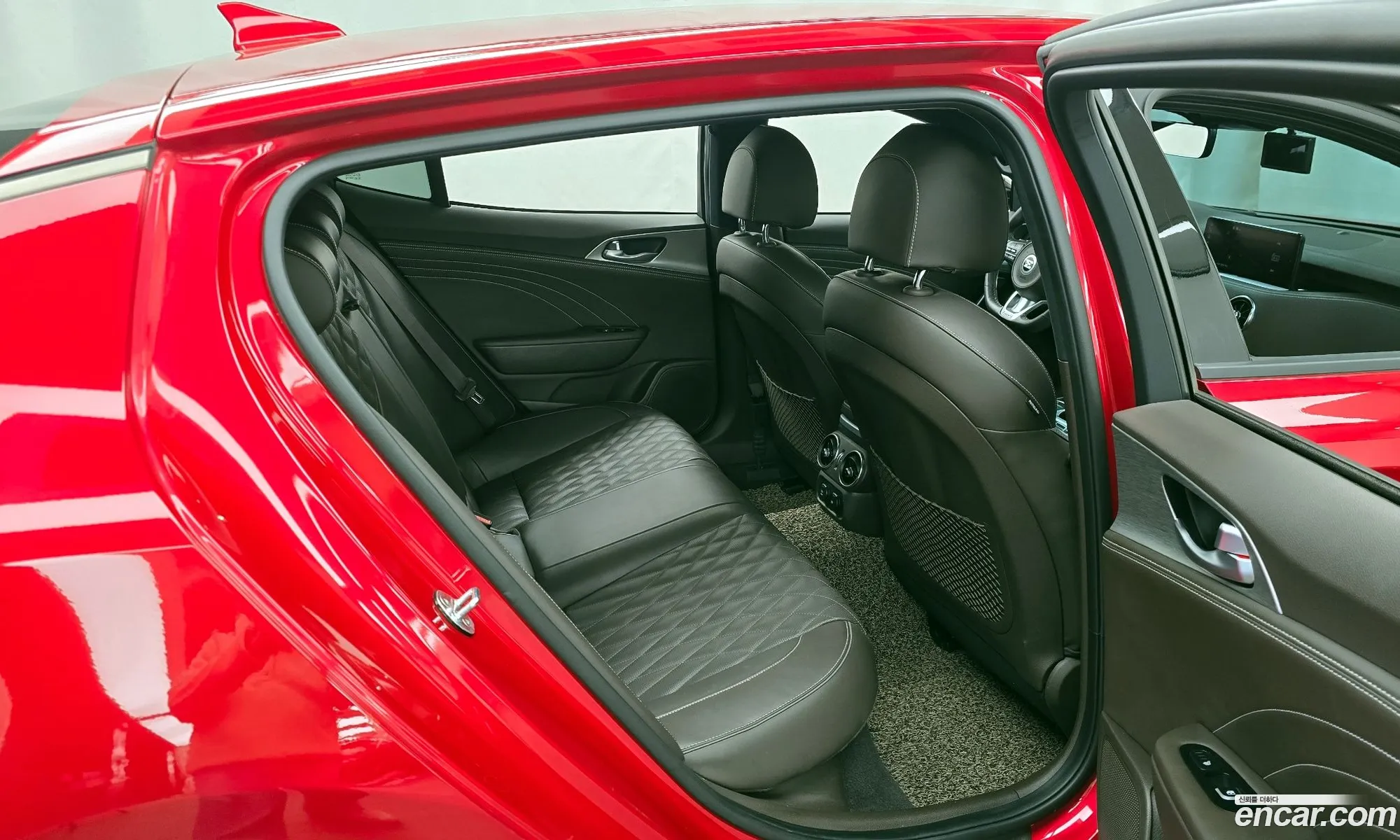 Kia Stinger Meister 2021 — 10