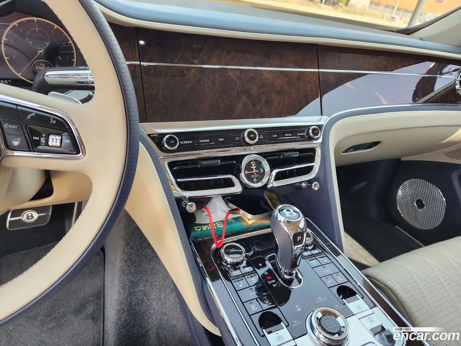 Bentley Flying Spur 2022 — 9