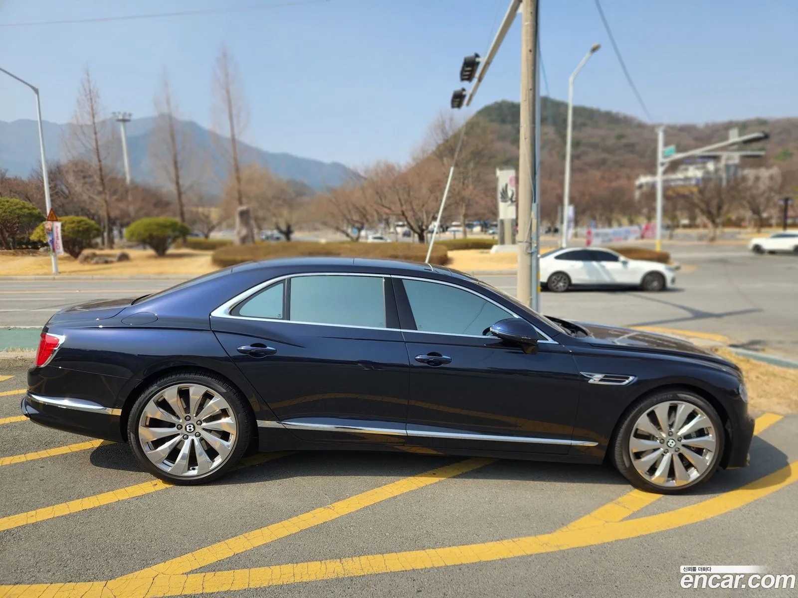 Bentley Flying Spur 2022 — 15