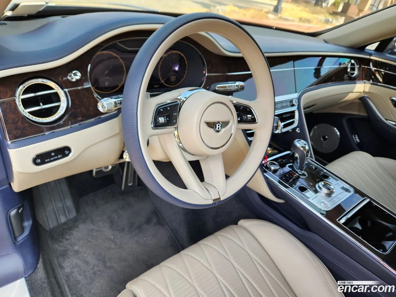 Bentley Flying Spur 2022 — 12