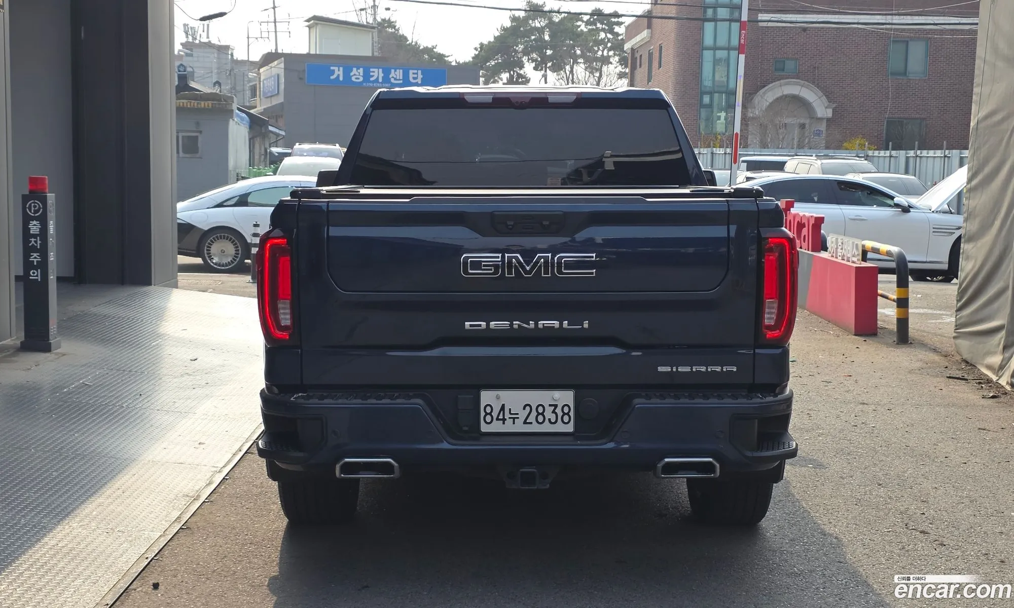 GMC Sierra 2023 — 4