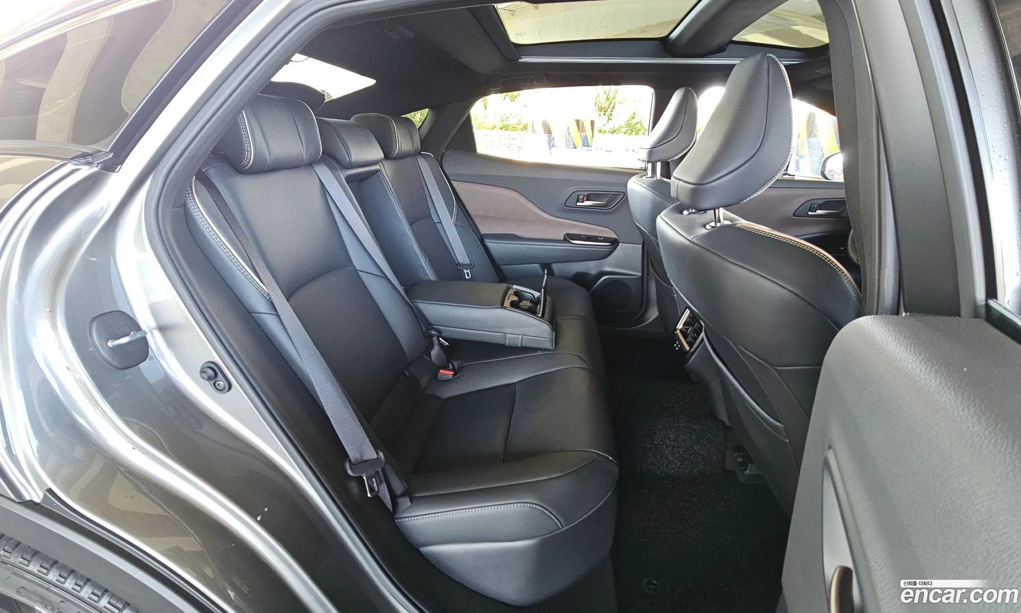 Toyota Crown Crossover 2023 JTDAAAAF6R3020436 — 10