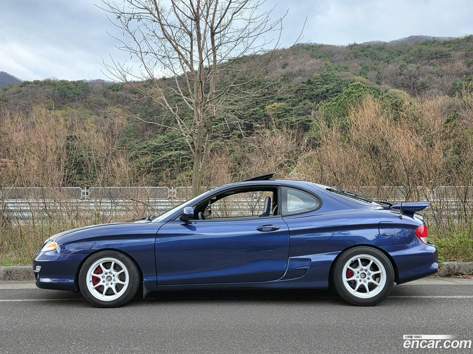 Hyundai Tiburon 1999 — 12