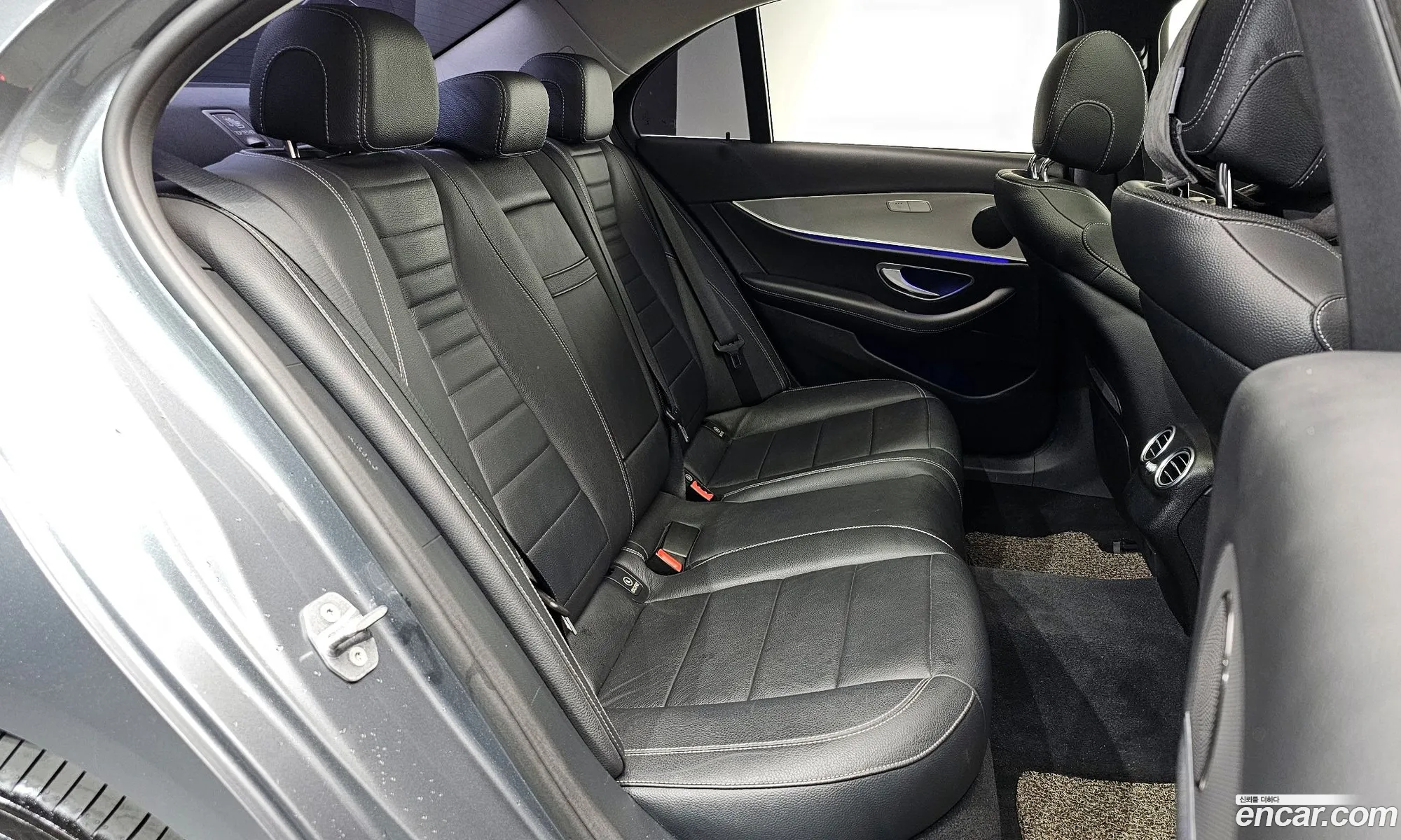 Mercedes-Benz E-Class W213 2017 WDDZF3DB1HA210086 — 12