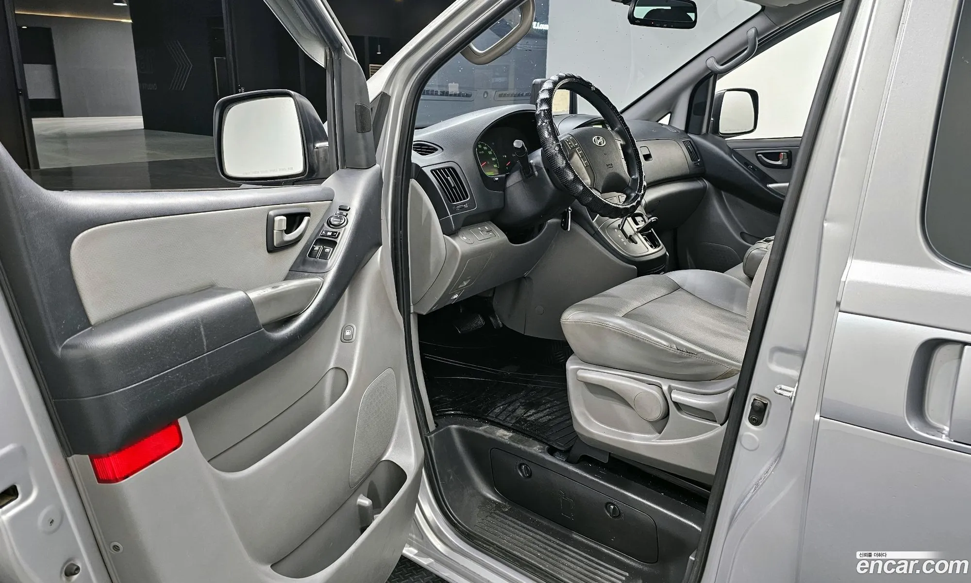Hyundai Grand Starex 2014 — 18