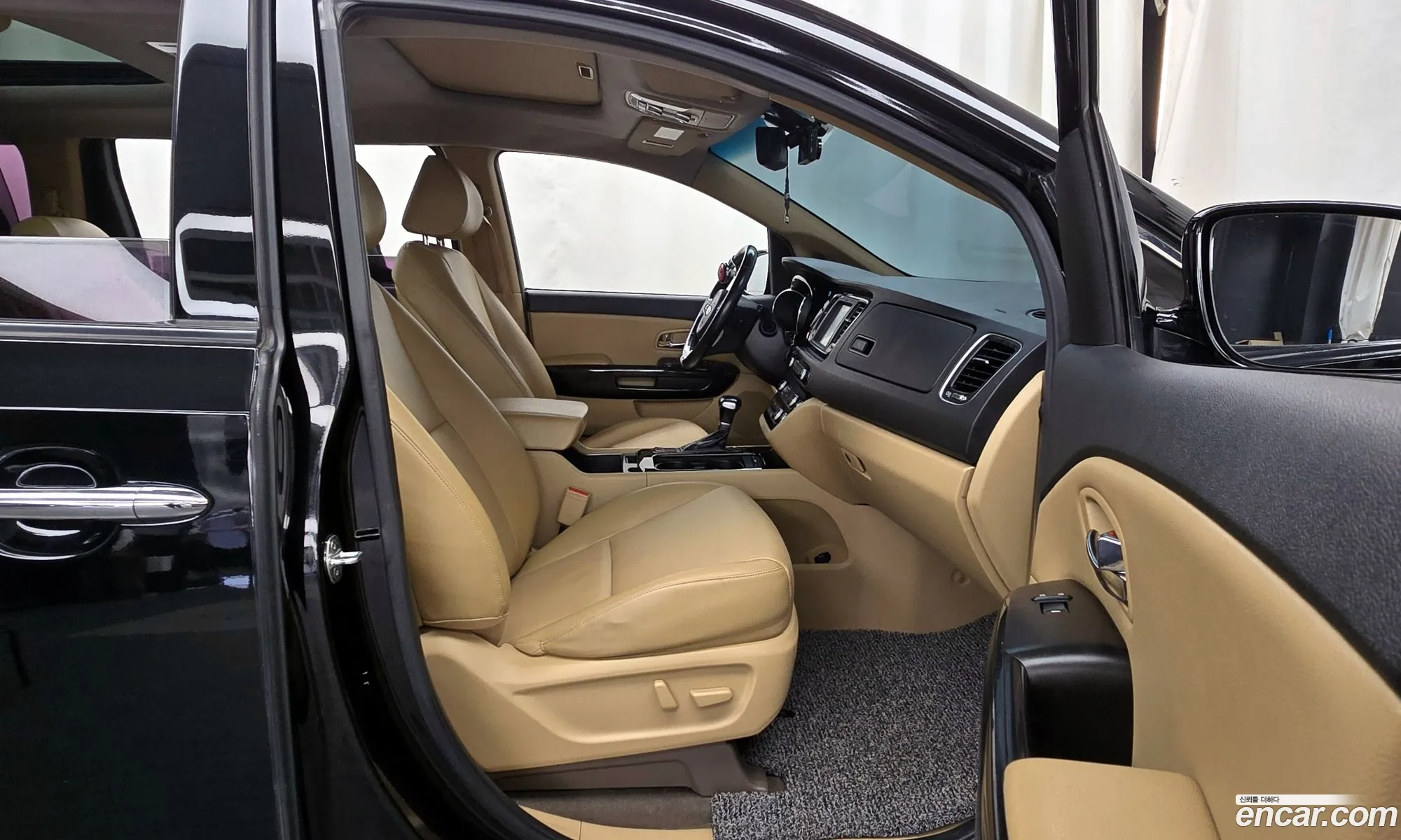 Kia Carnival 2017 — 17