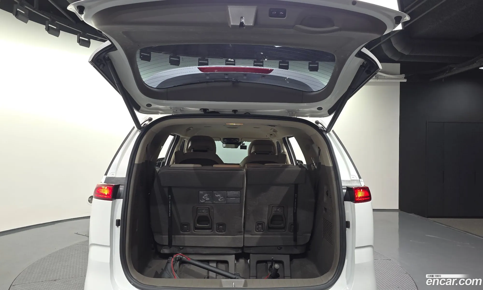 Kia Carnival 2022 — 9
