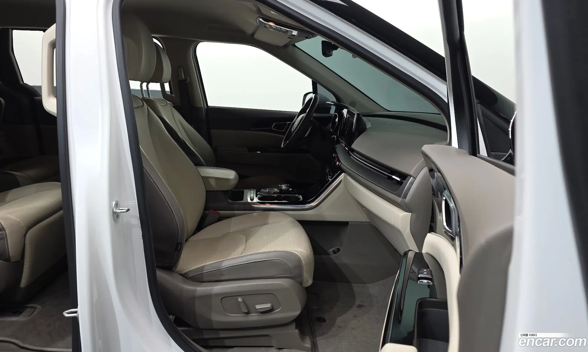 Kia Carnival 2022 — 16