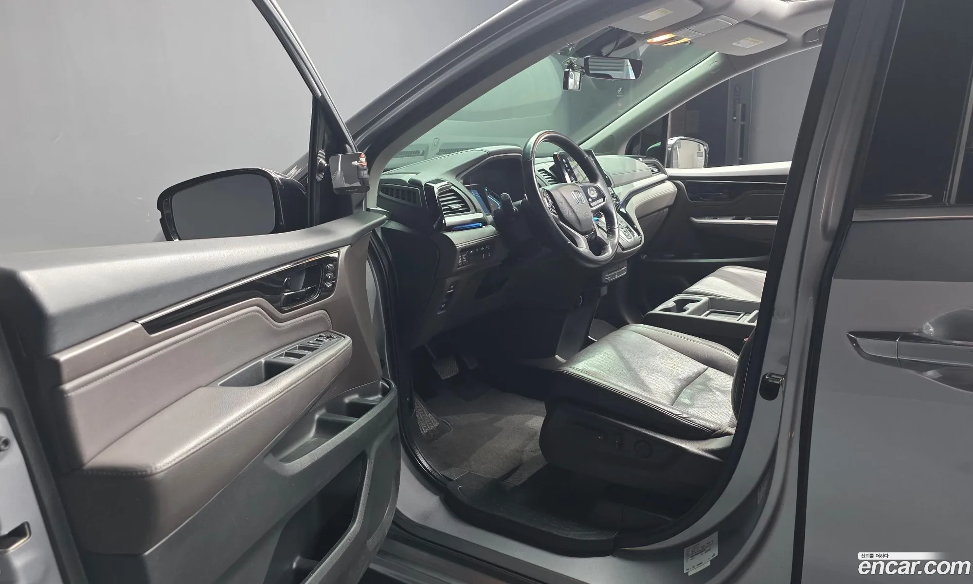 Honda Odyssey 2017 5KBRL6880JB600132 — 2