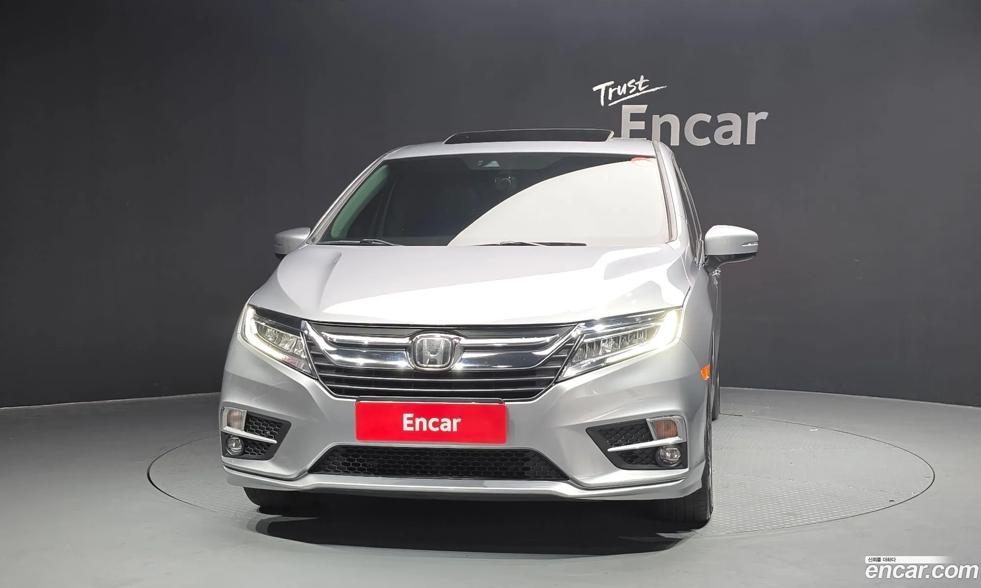 Honda Odyssey 2017 5KBRL6880JB600132 — 3