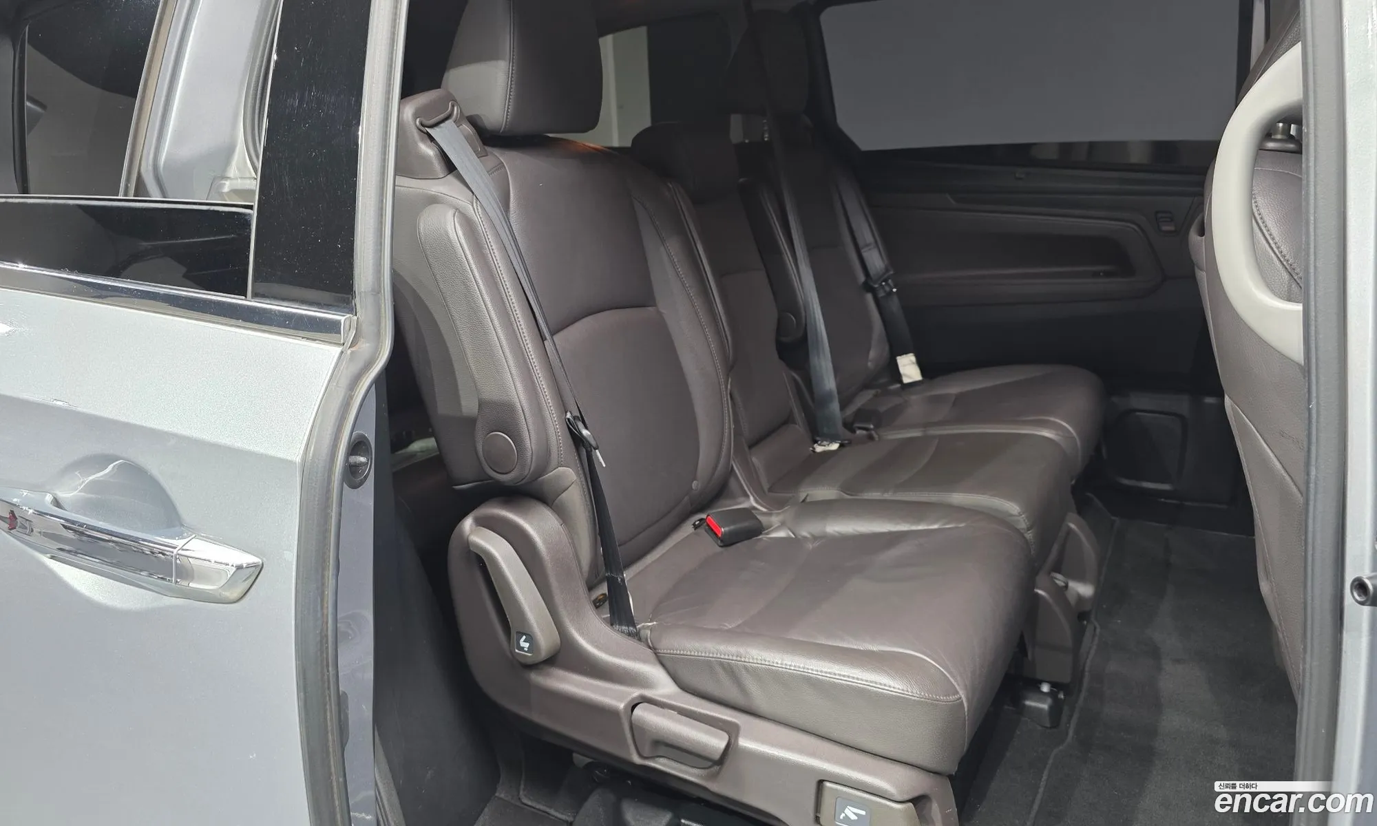 Honda Odyssey 2017 5KBRL6880JB600132 — 18