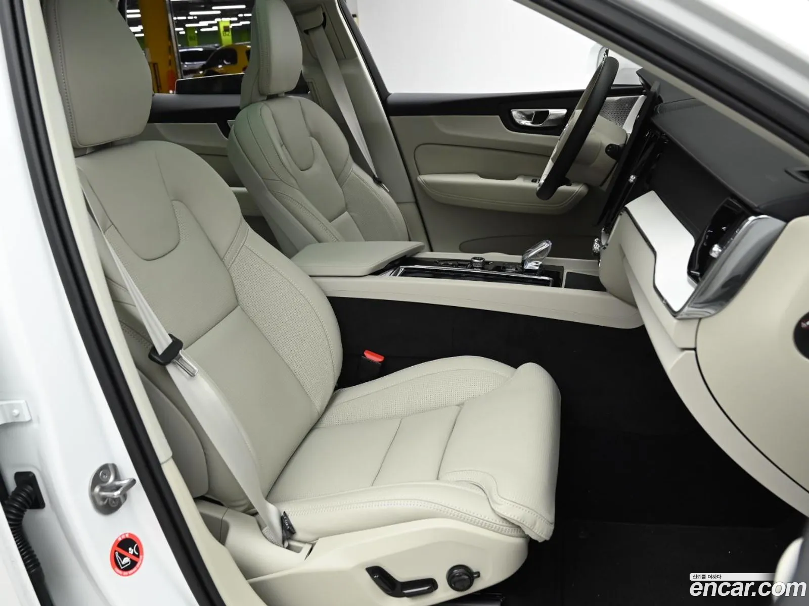 Volvo XC60 2025 — 13