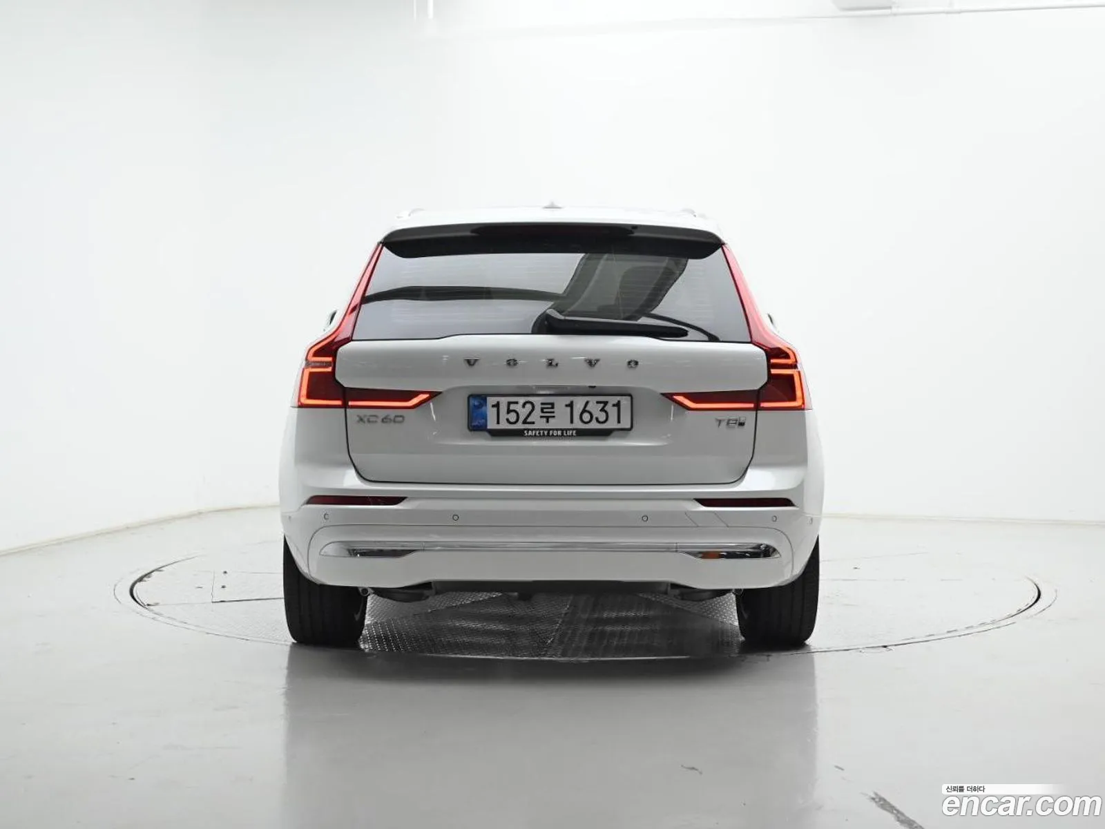 Volvo XC60 2025 — 3