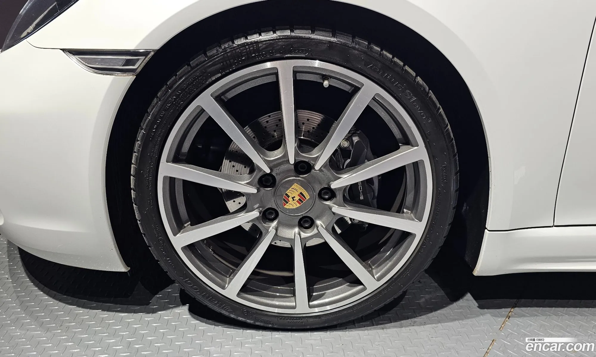 Porsche 718 Boxster 2019 WP0CA2989KS213048 — 19