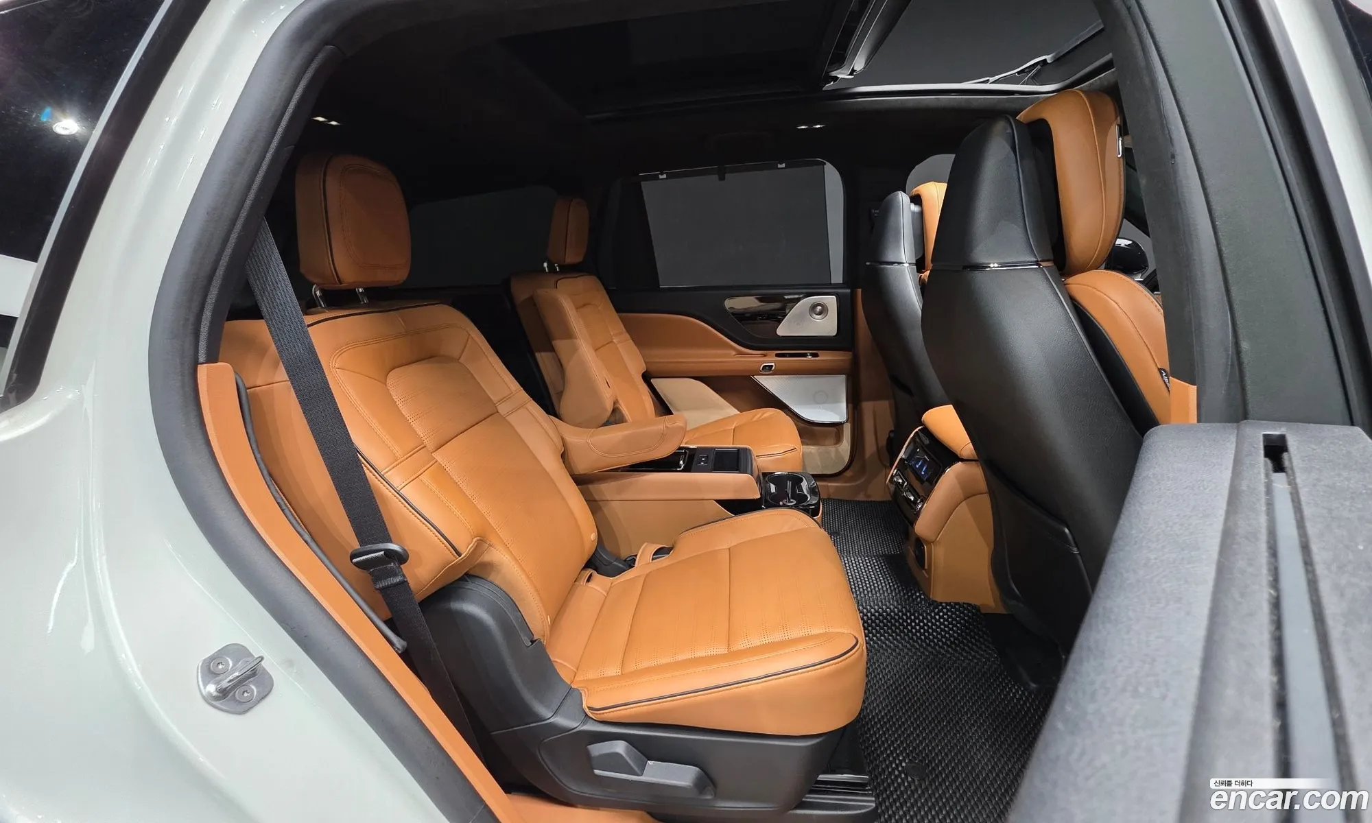 Lincoln Aviator 2025 5LM5J9XC4SGL09514 — 17