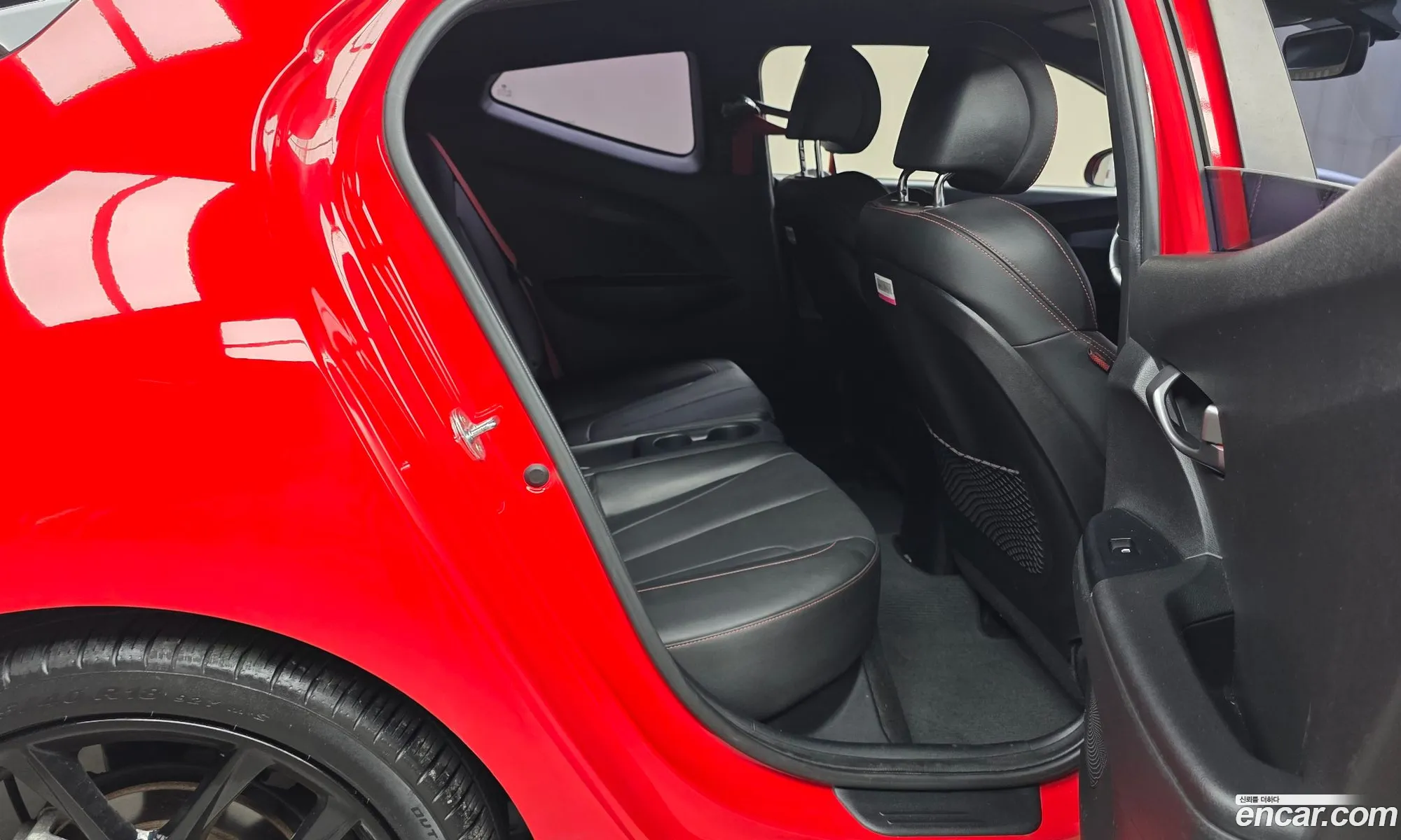 Hyundai Veloster 2019 — 17