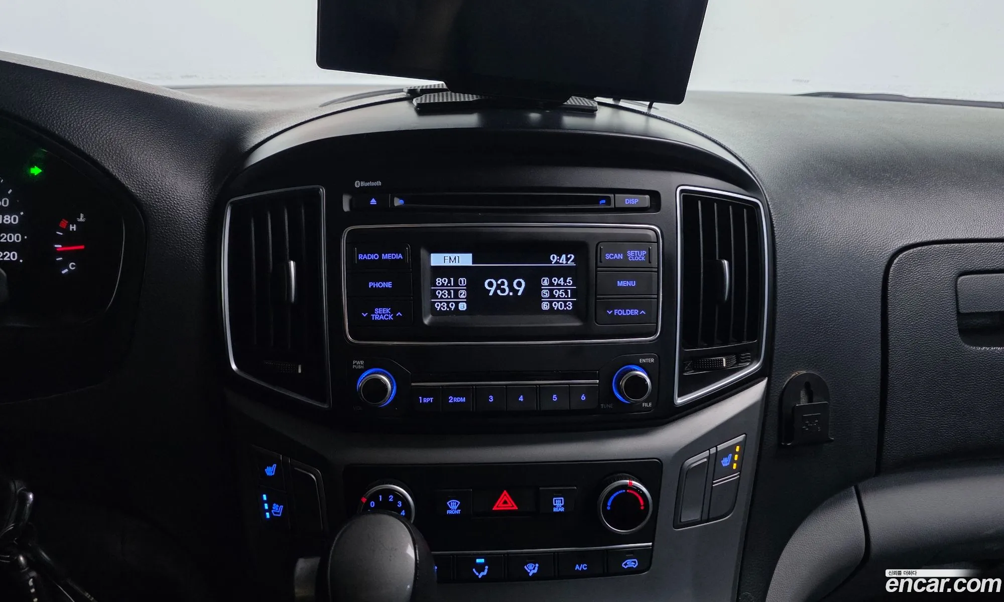 Hyundai Grand Starex 2015 — 18