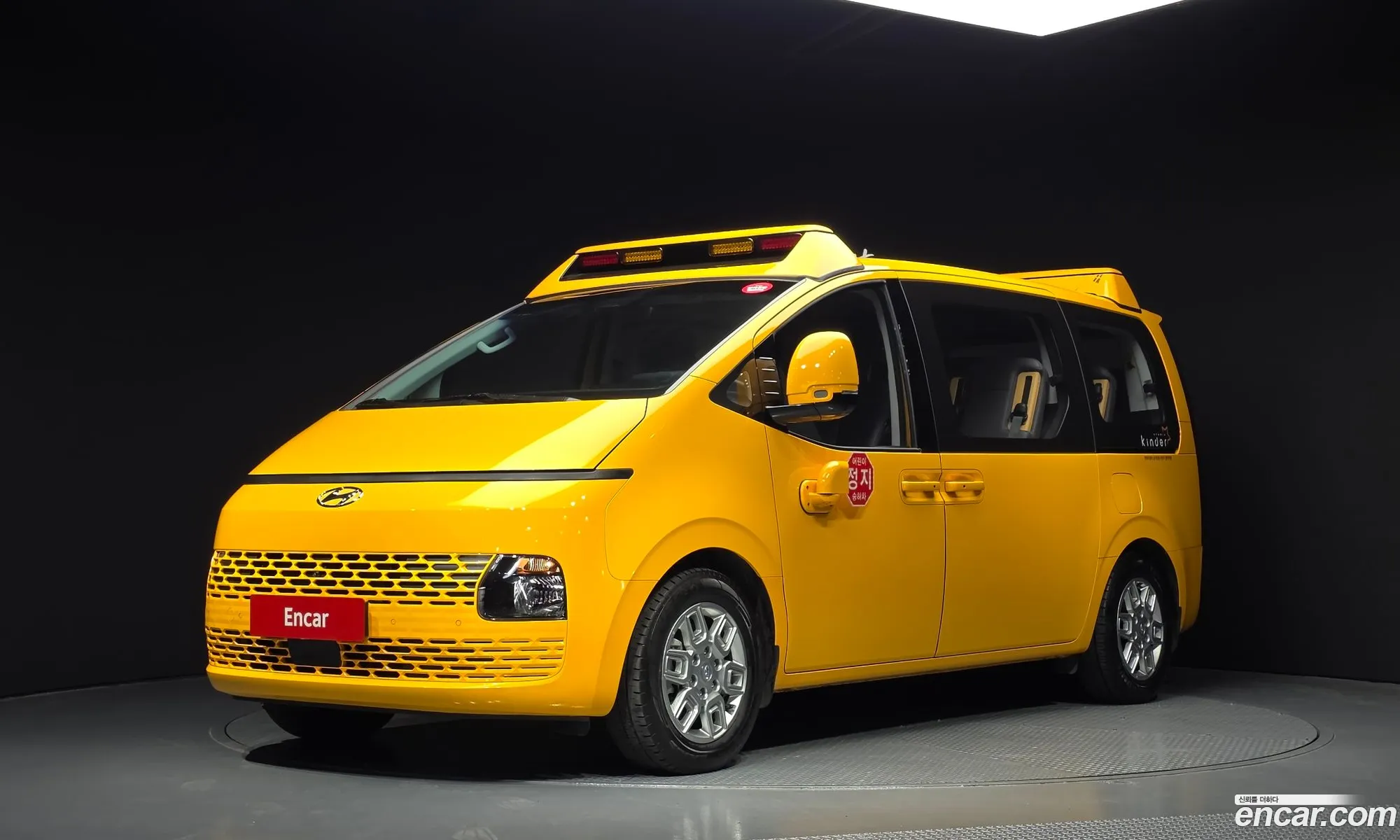 Hyundai Staria 2023 — 11
