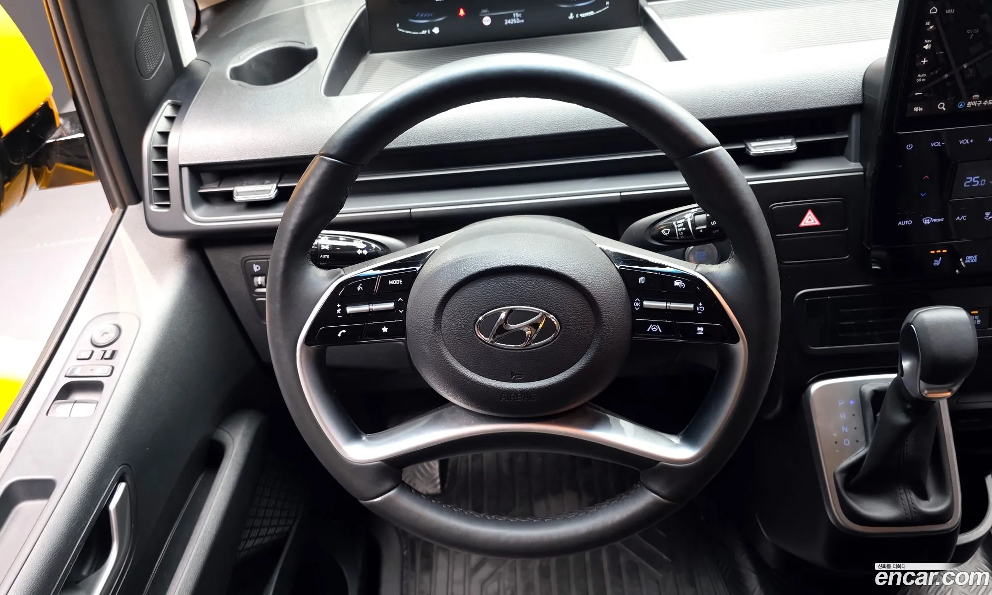 Hyundai Staria 2023 — 4